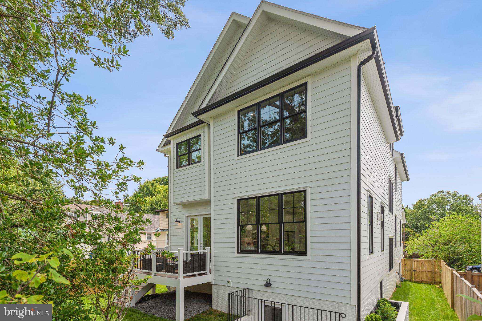 OVER LEE KNOLLS - Residential