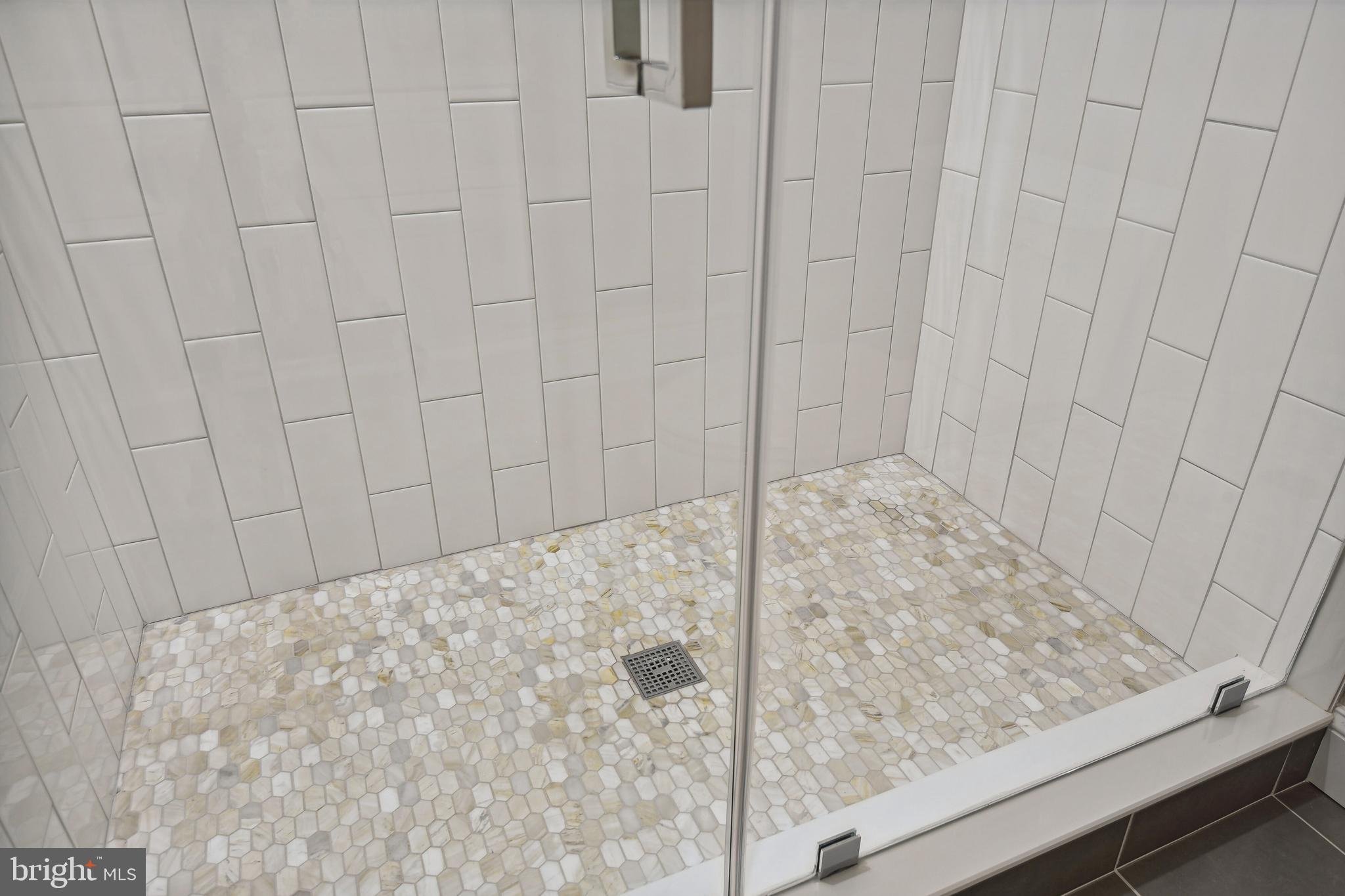 OVER LEE KNOLLS - Residential