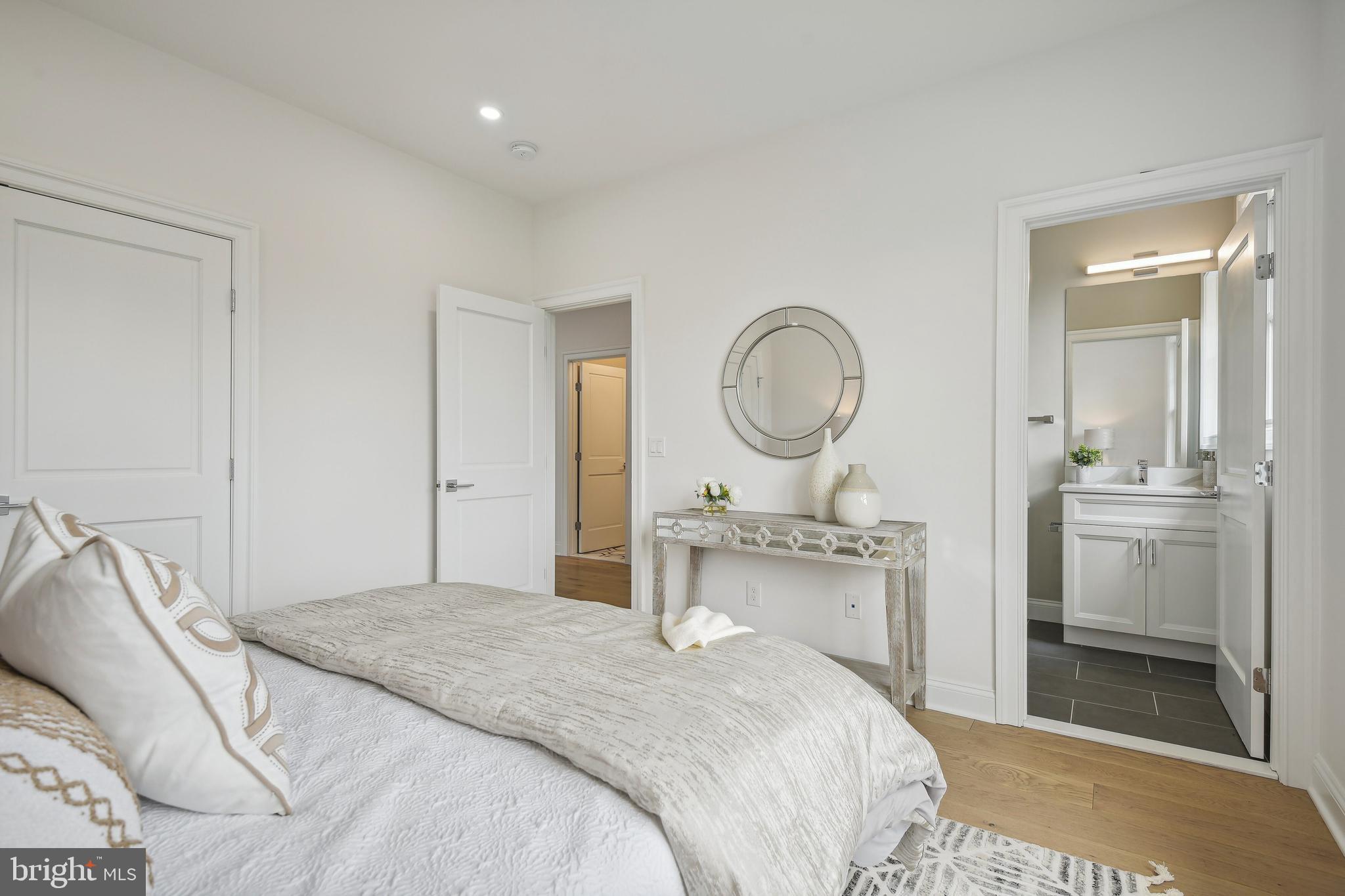 OVER LEE KNOLLS - Residential