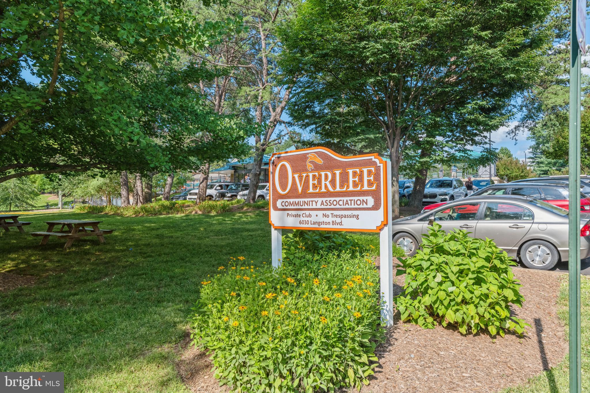 OVER LEE KNOLLS - Residential