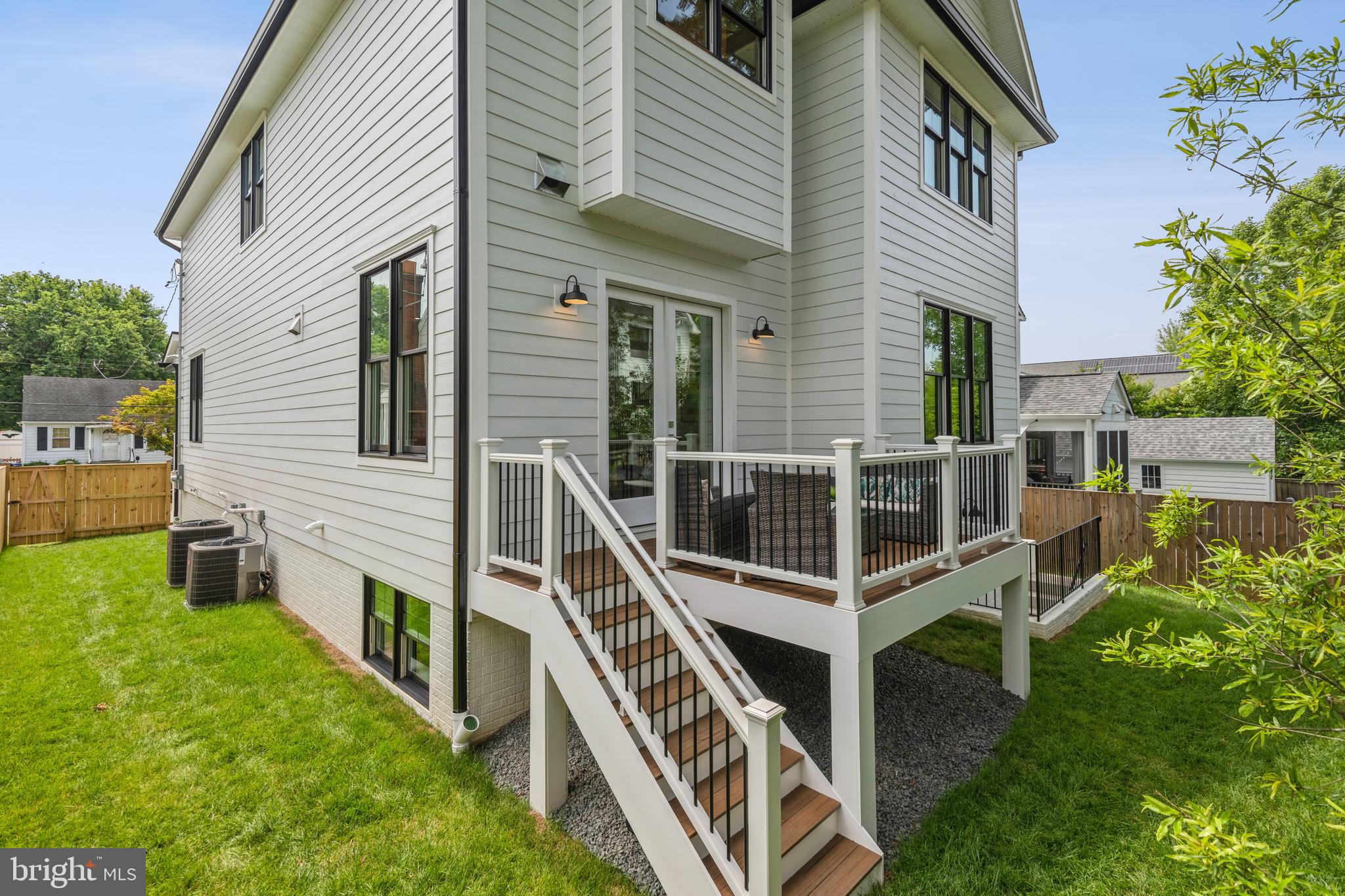 OVER LEE KNOLLS - Residential