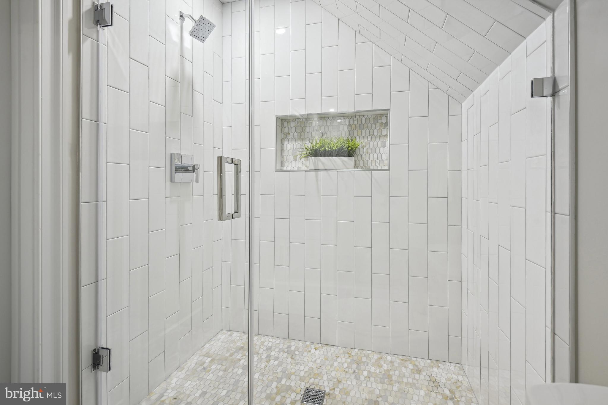 OVER LEE KNOLLS - Residential