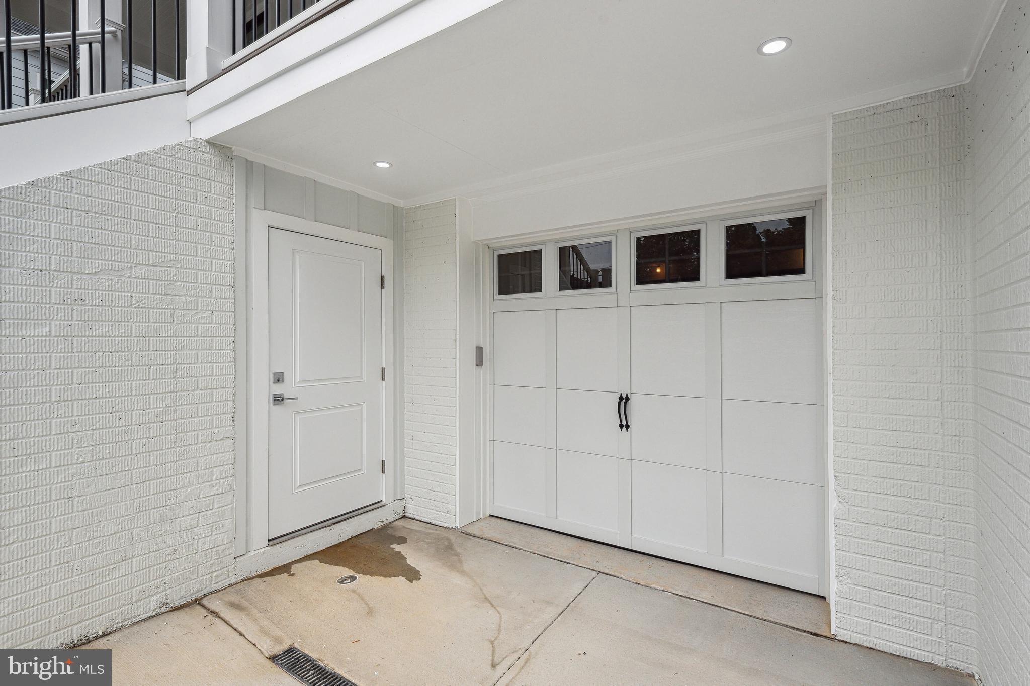 OVER LEE KNOLLS - Residential