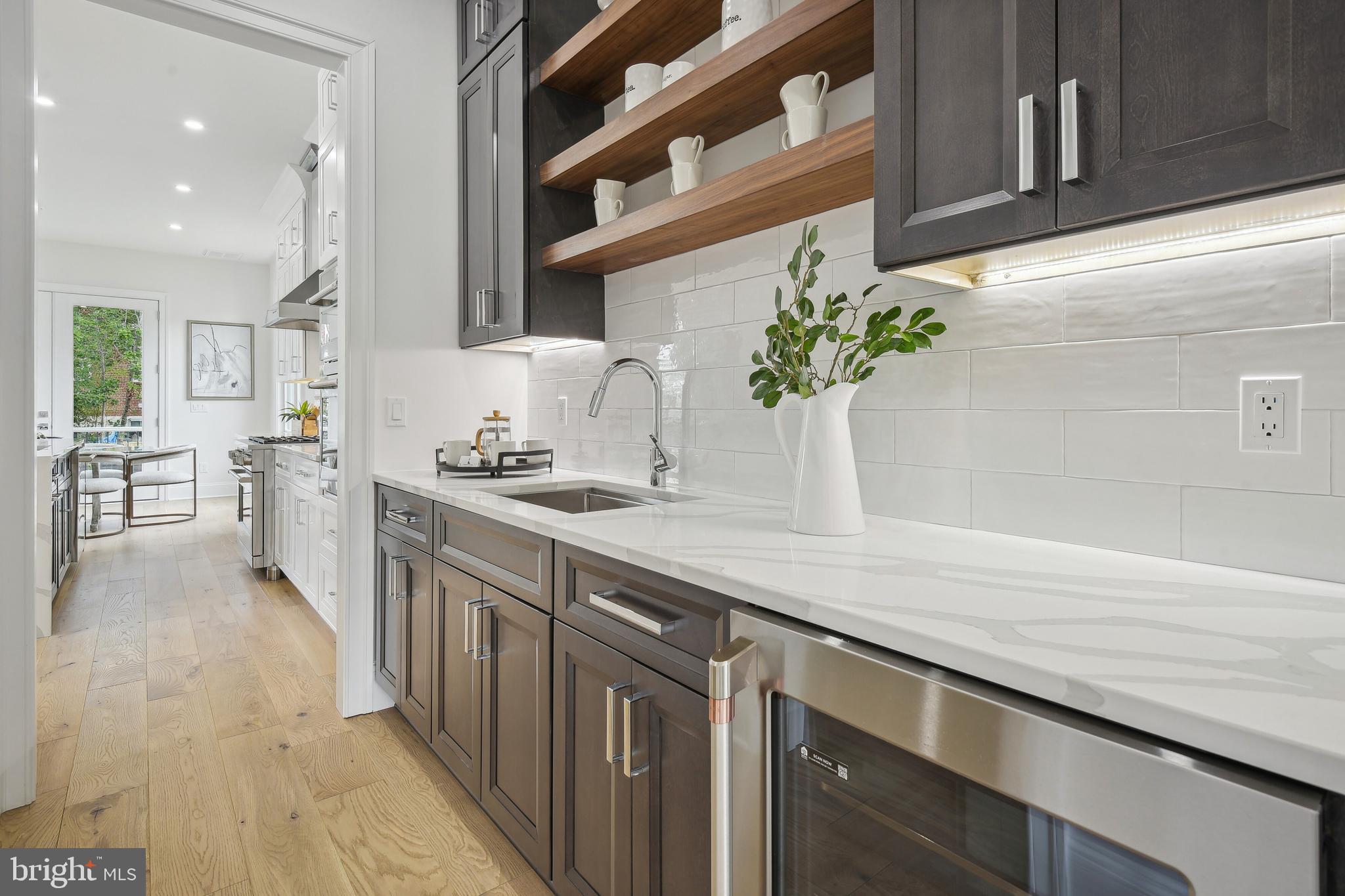 OVER LEE KNOLLS - Residential