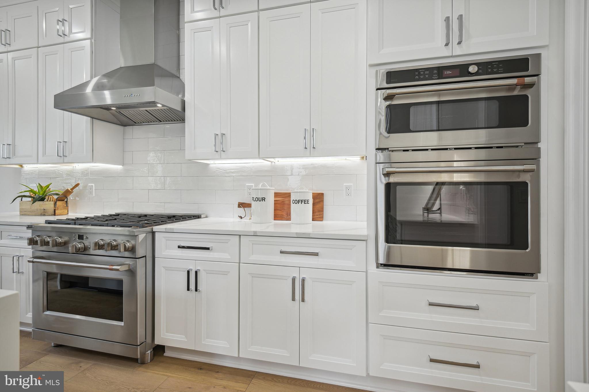 OVER LEE KNOLLS - Residential