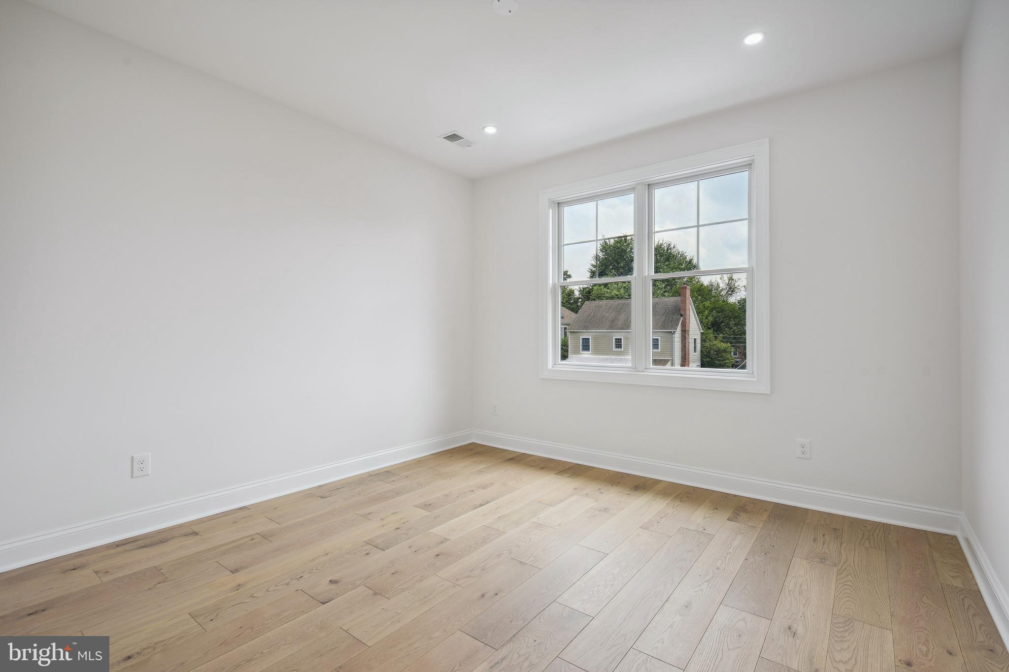 OVER LEE KNOLLS - Residential