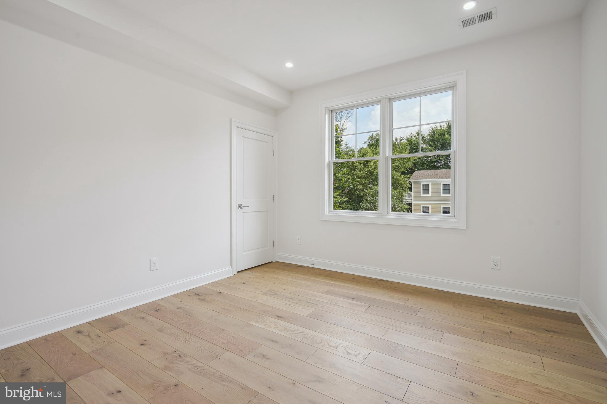 OVER LEE KNOLLS - Residential