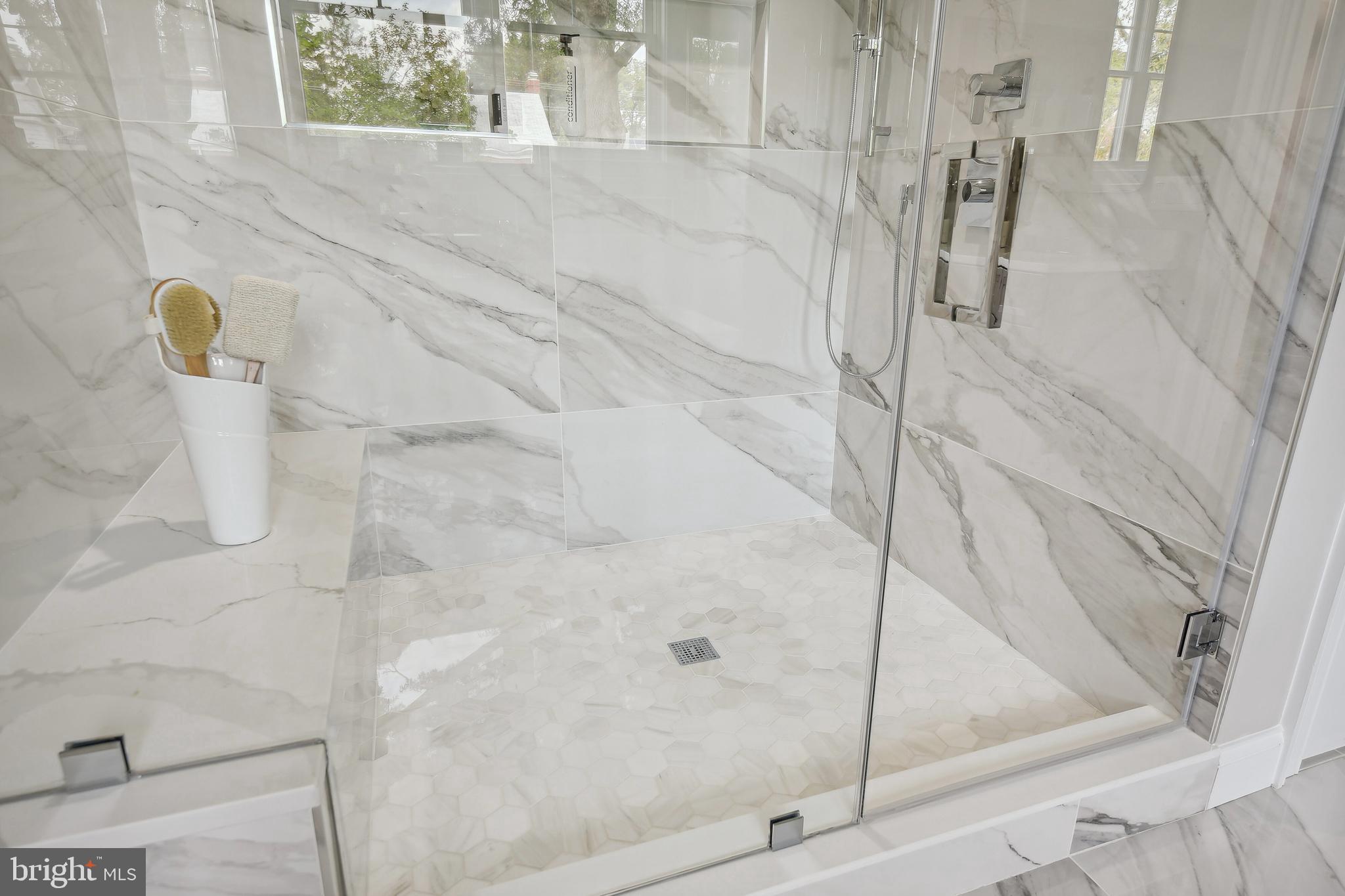 OVER LEE KNOLLS - Residential