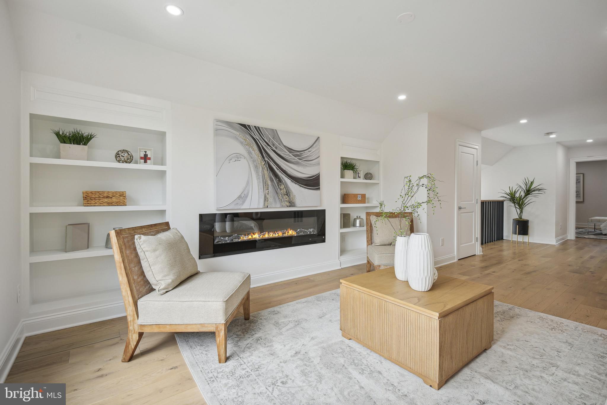 OVER LEE KNOLLS - Residential