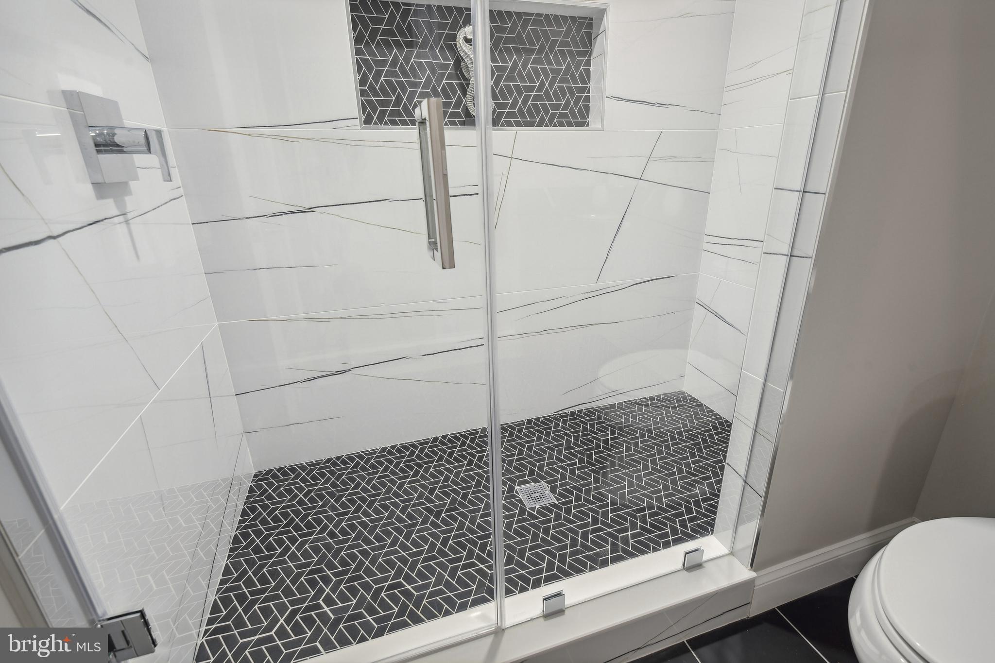 OVER LEE KNOLLS - Residential