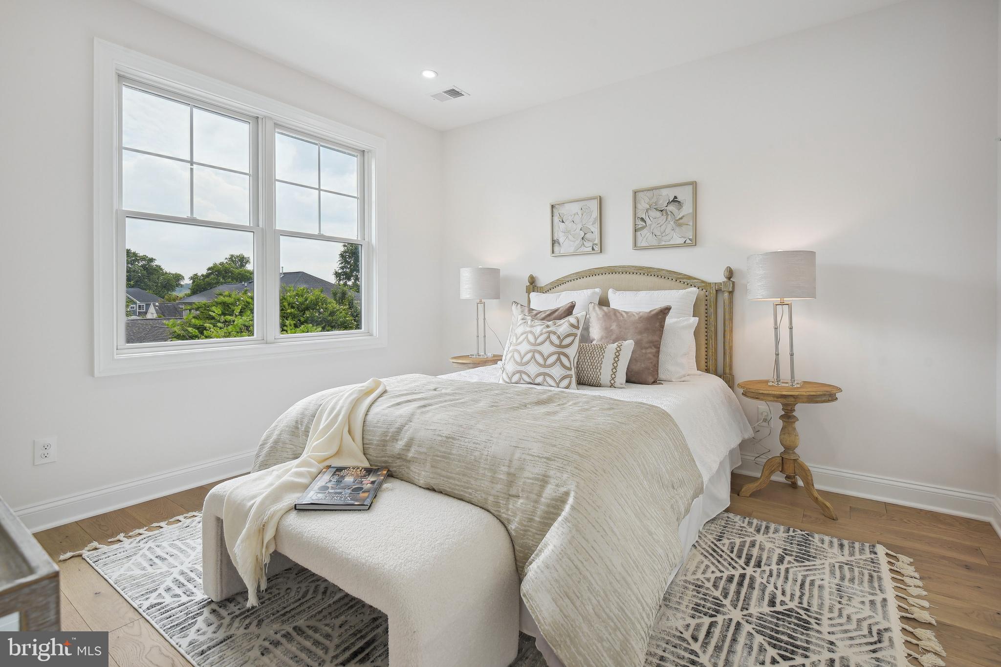 OVER LEE KNOLLS - Residential