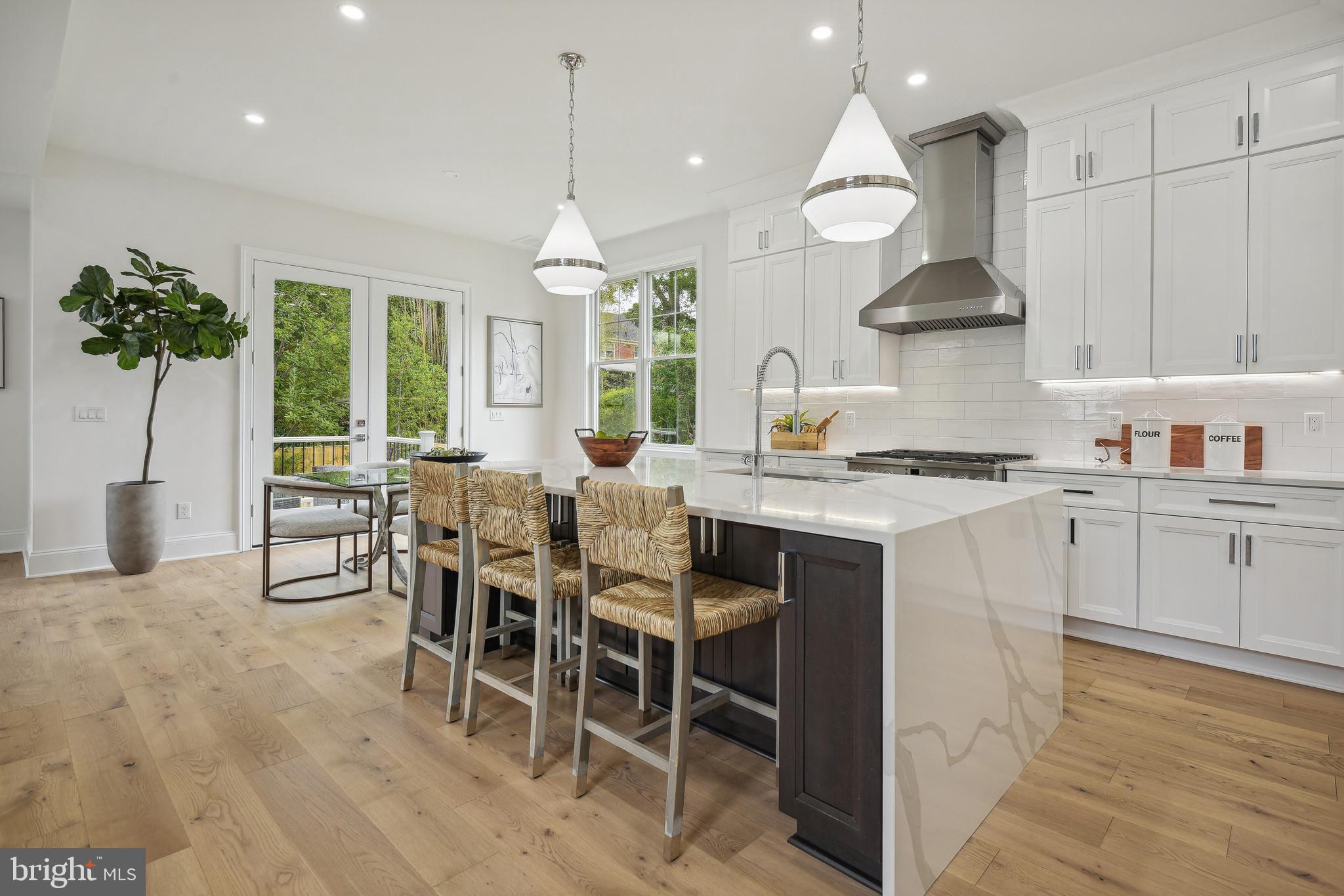 OVER LEE KNOLLS - Residential