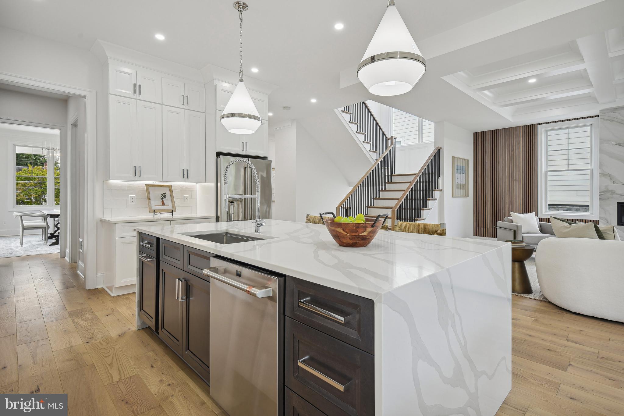 OVER LEE KNOLLS - Residential