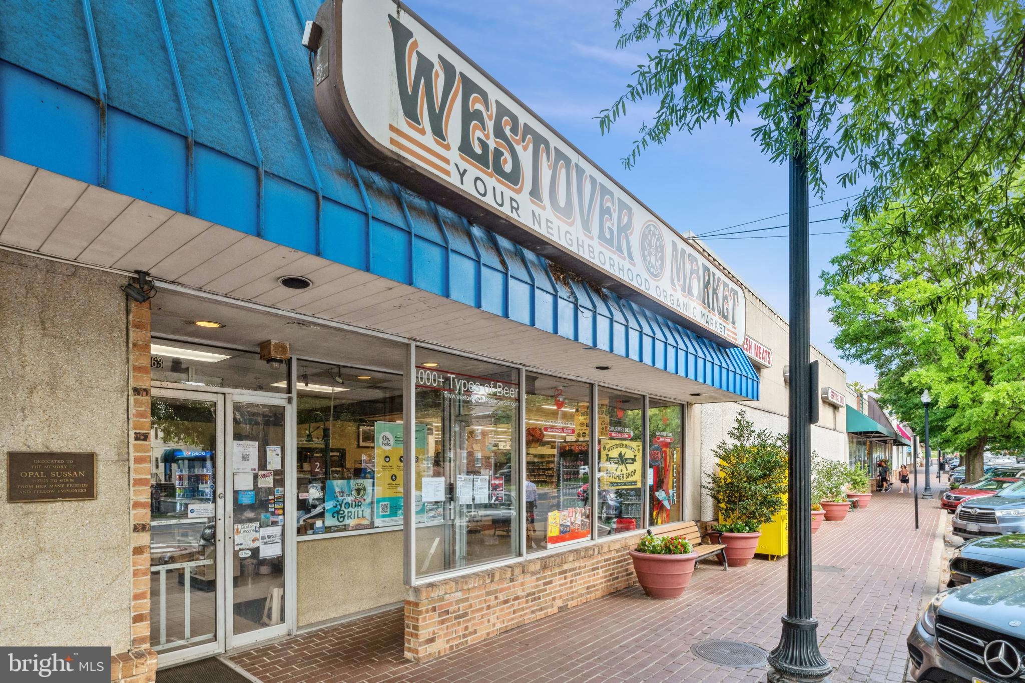 OVER LEE KNOLLS - Residential