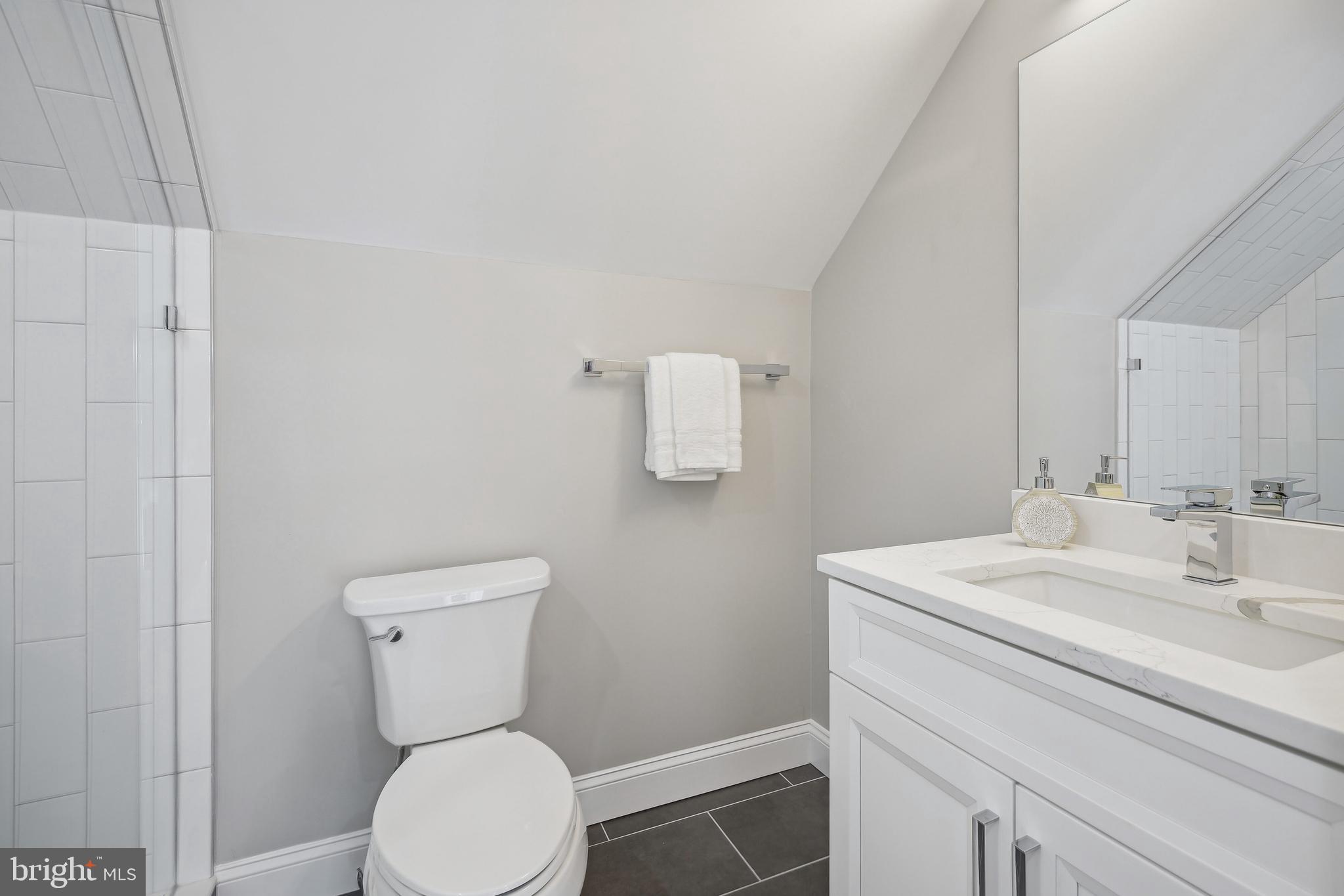 OVER LEE KNOLLS - Residential