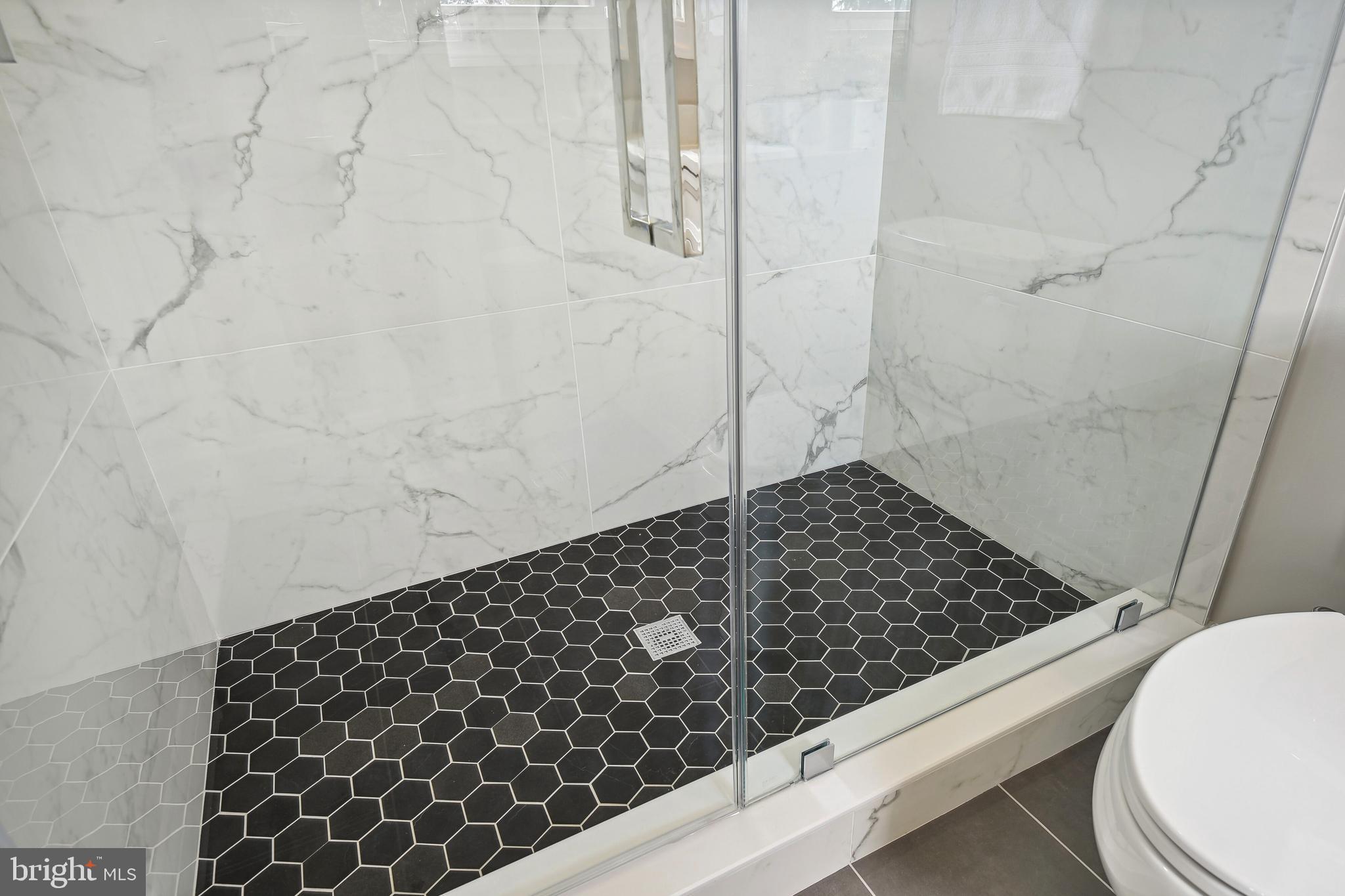 OVER LEE KNOLLS - Residential