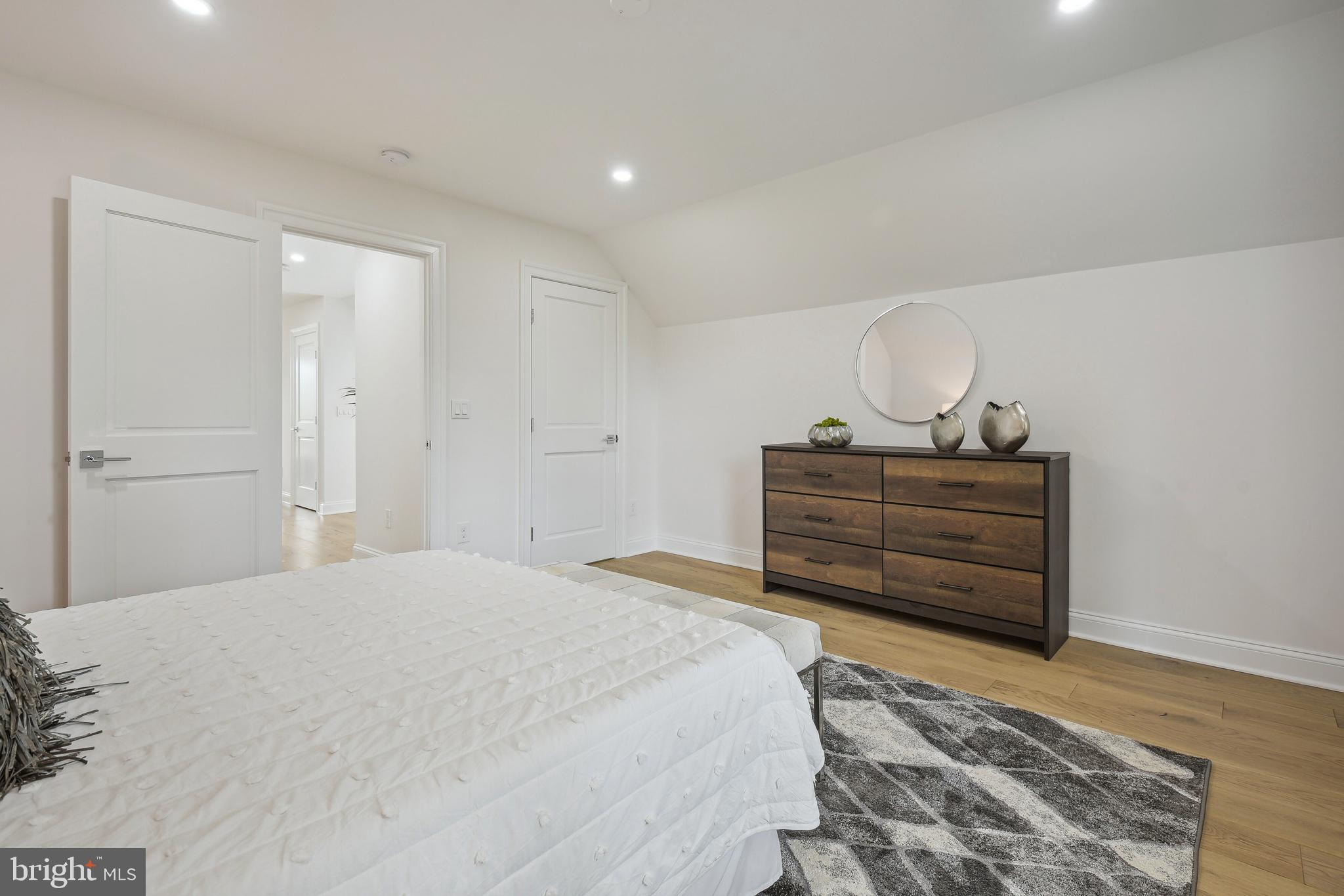 OVER LEE KNOLLS - Residential