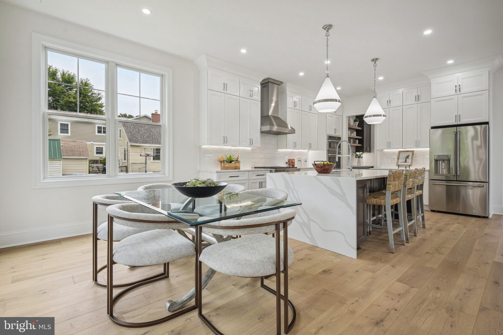 OVER LEE KNOLLS - Residential