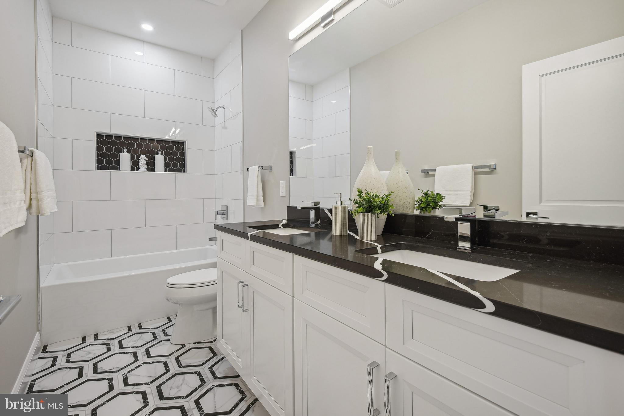 OVER LEE KNOLLS - Residential