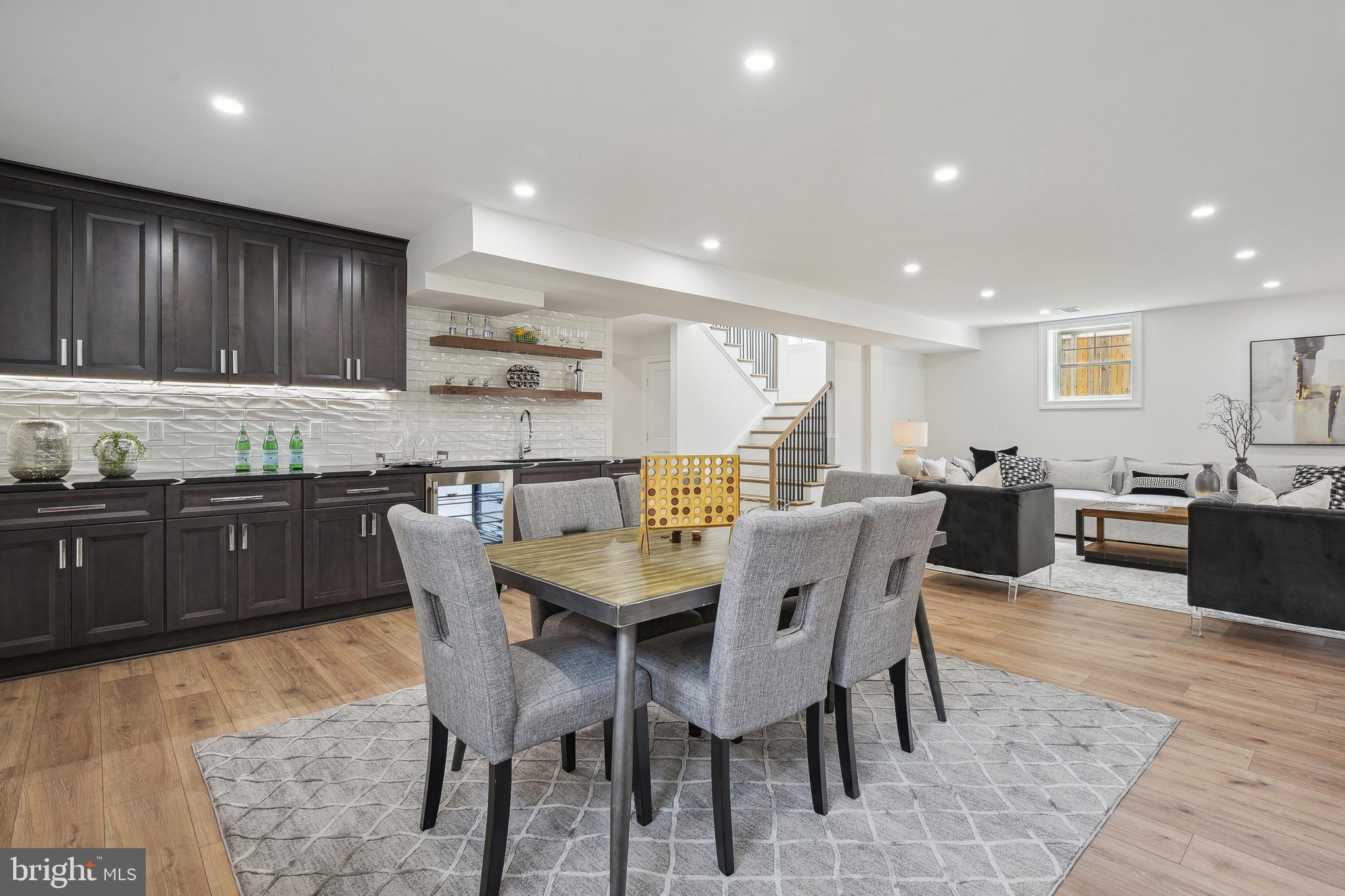 OVER LEE KNOLLS - Residential