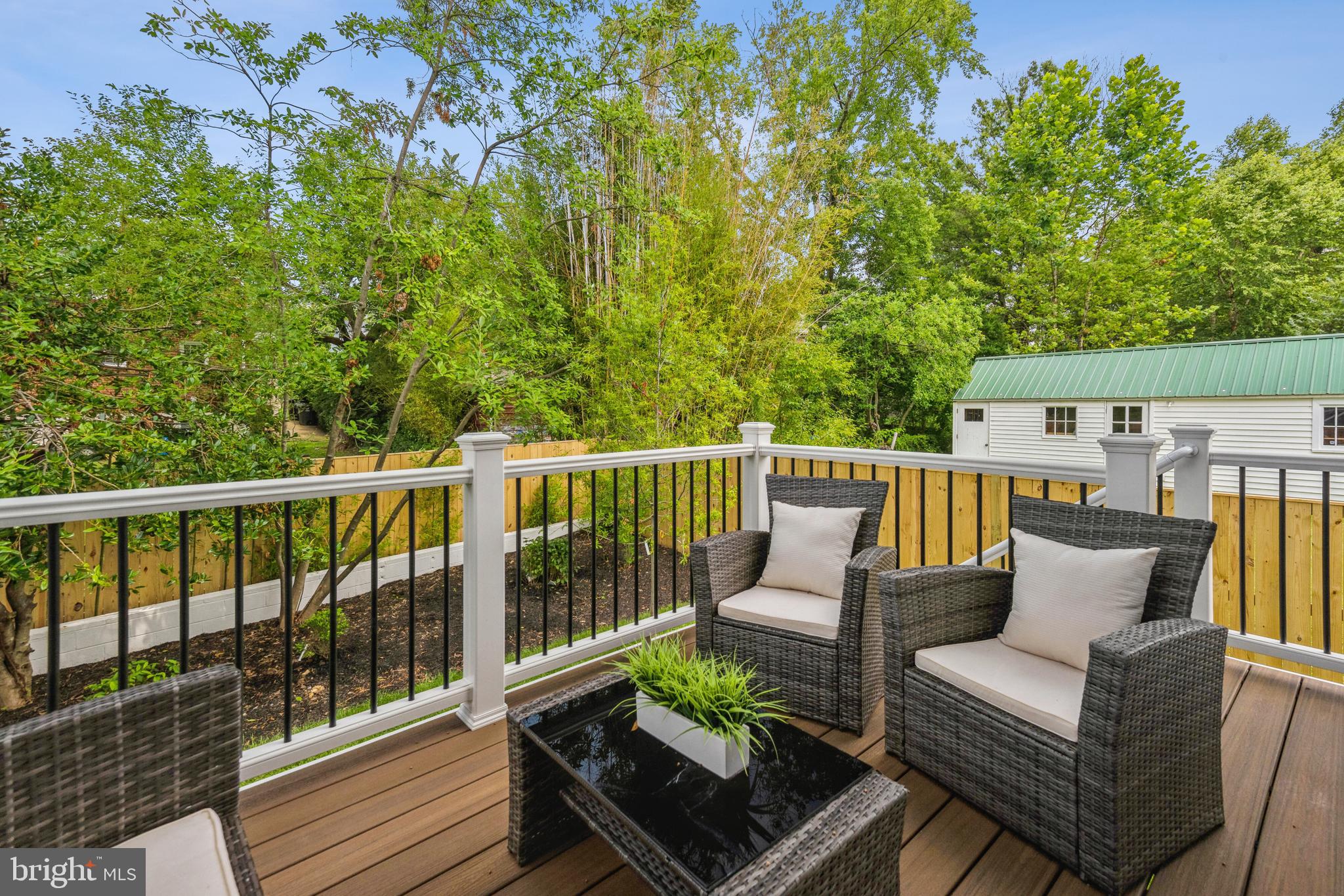 OVER LEE KNOLLS - Residential