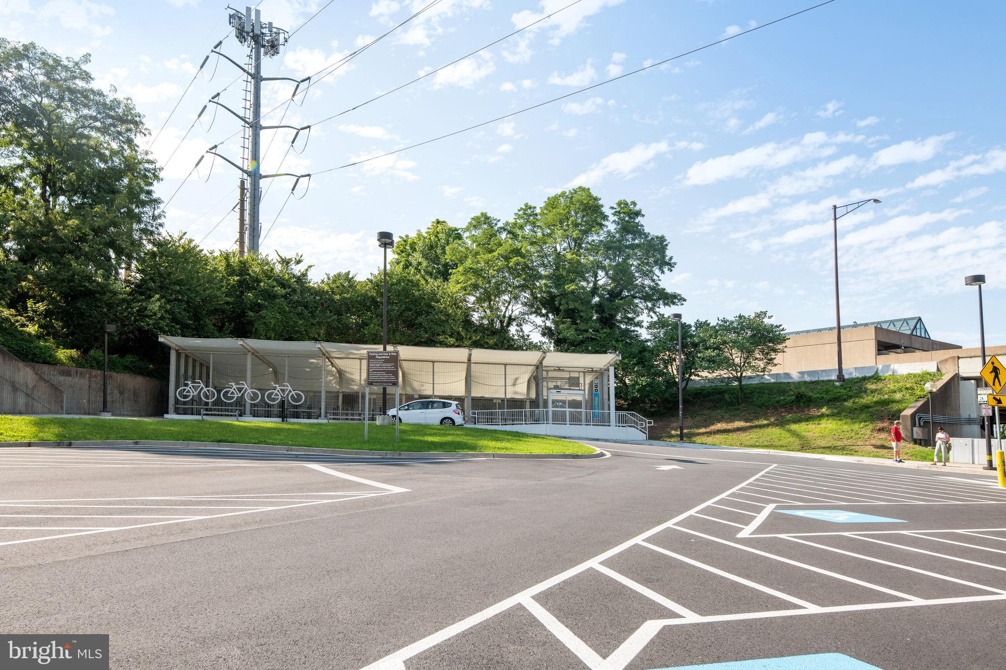 OVER LEE KNOLLS - Residential