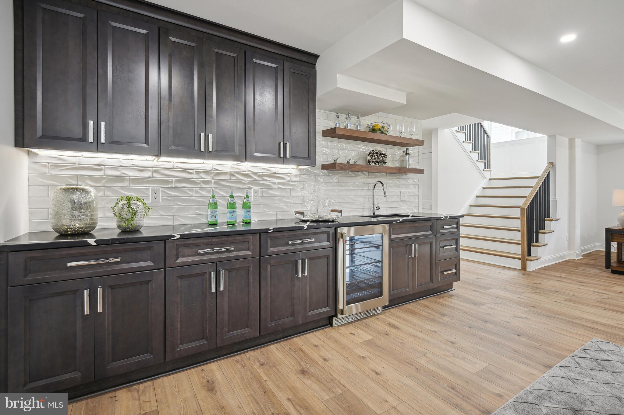 OVER LEE KNOLLS - Residential