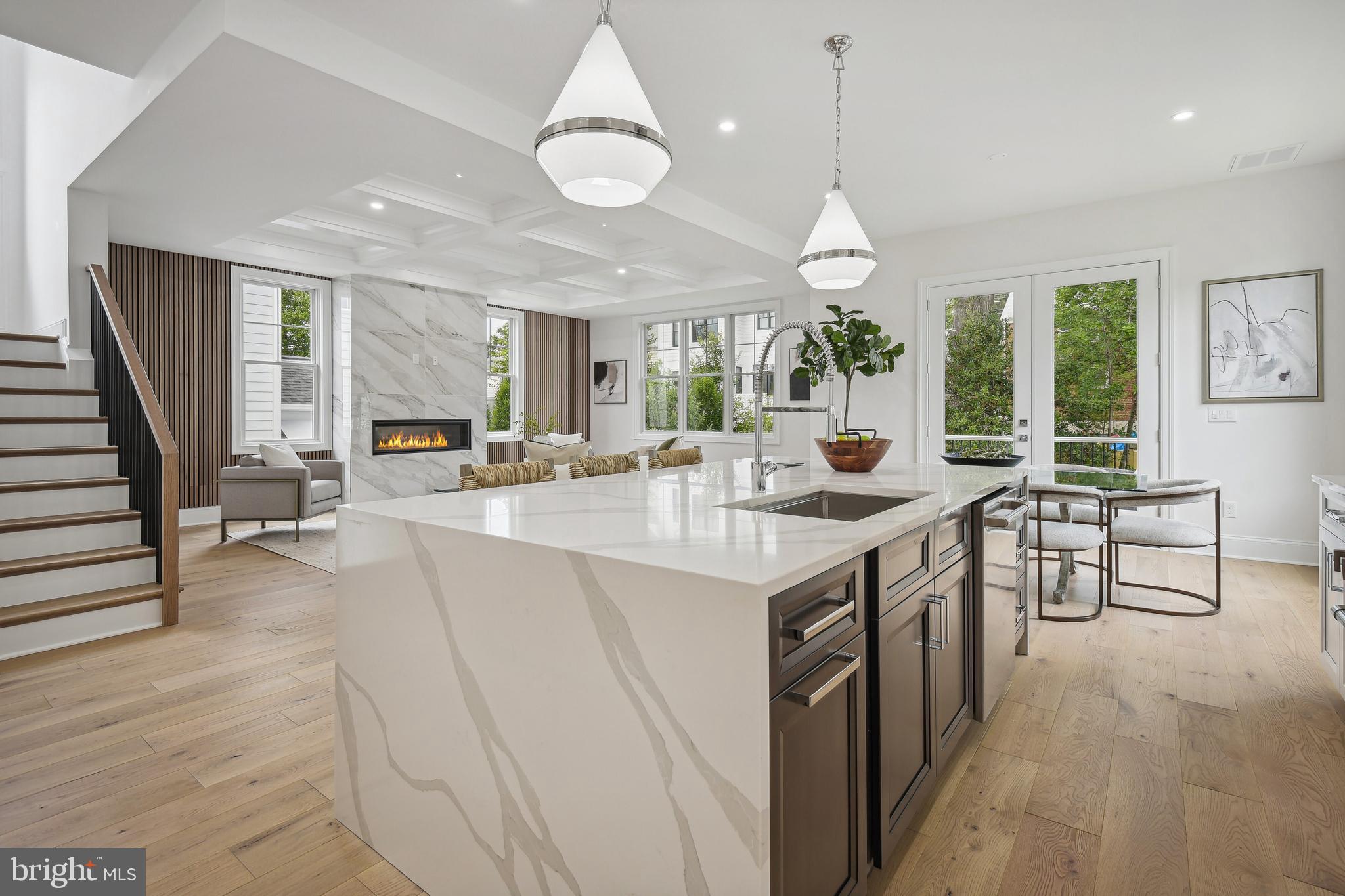 OVER LEE KNOLLS - Residential