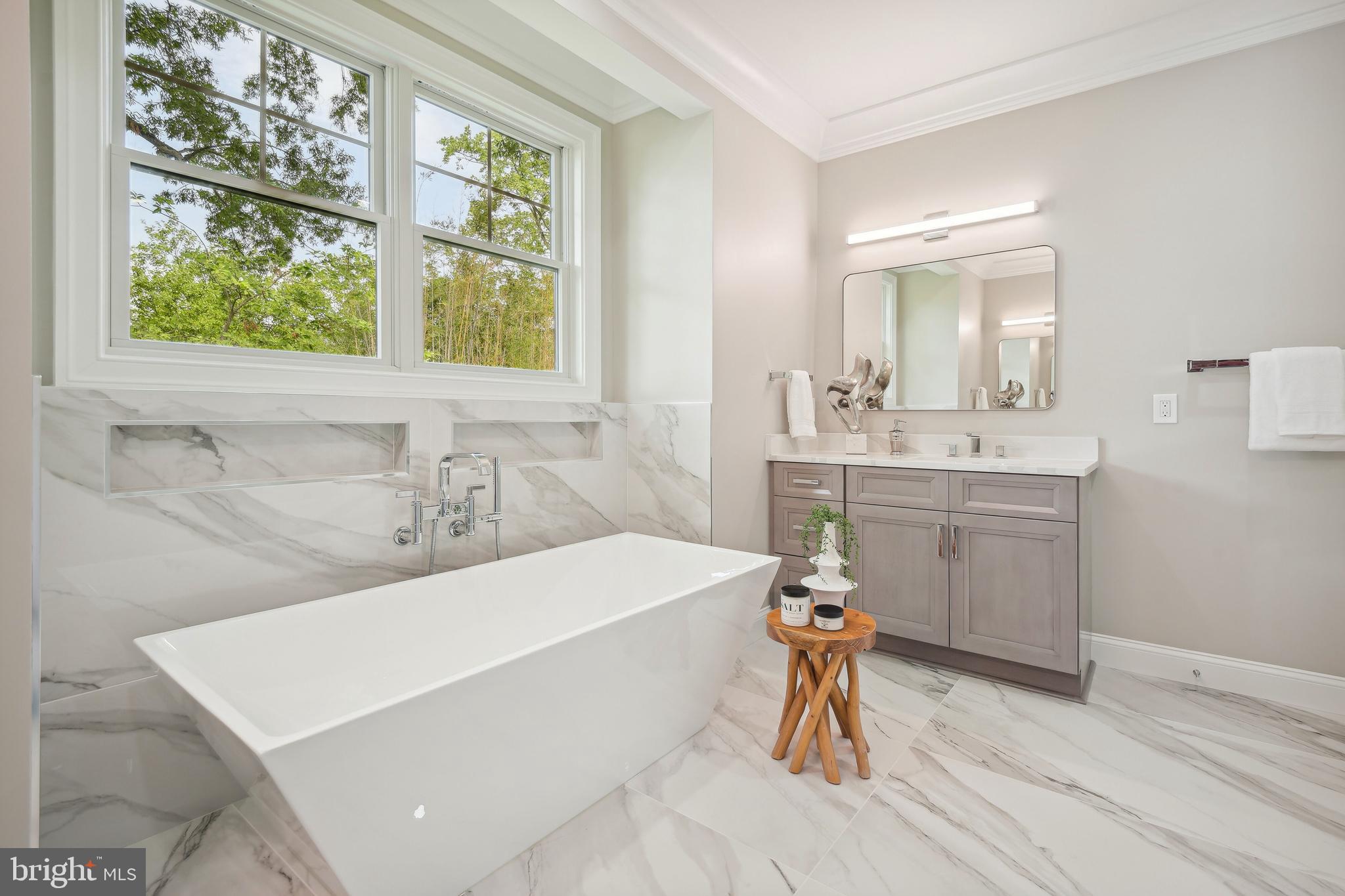 OVER LEE KNOLLS - Residential