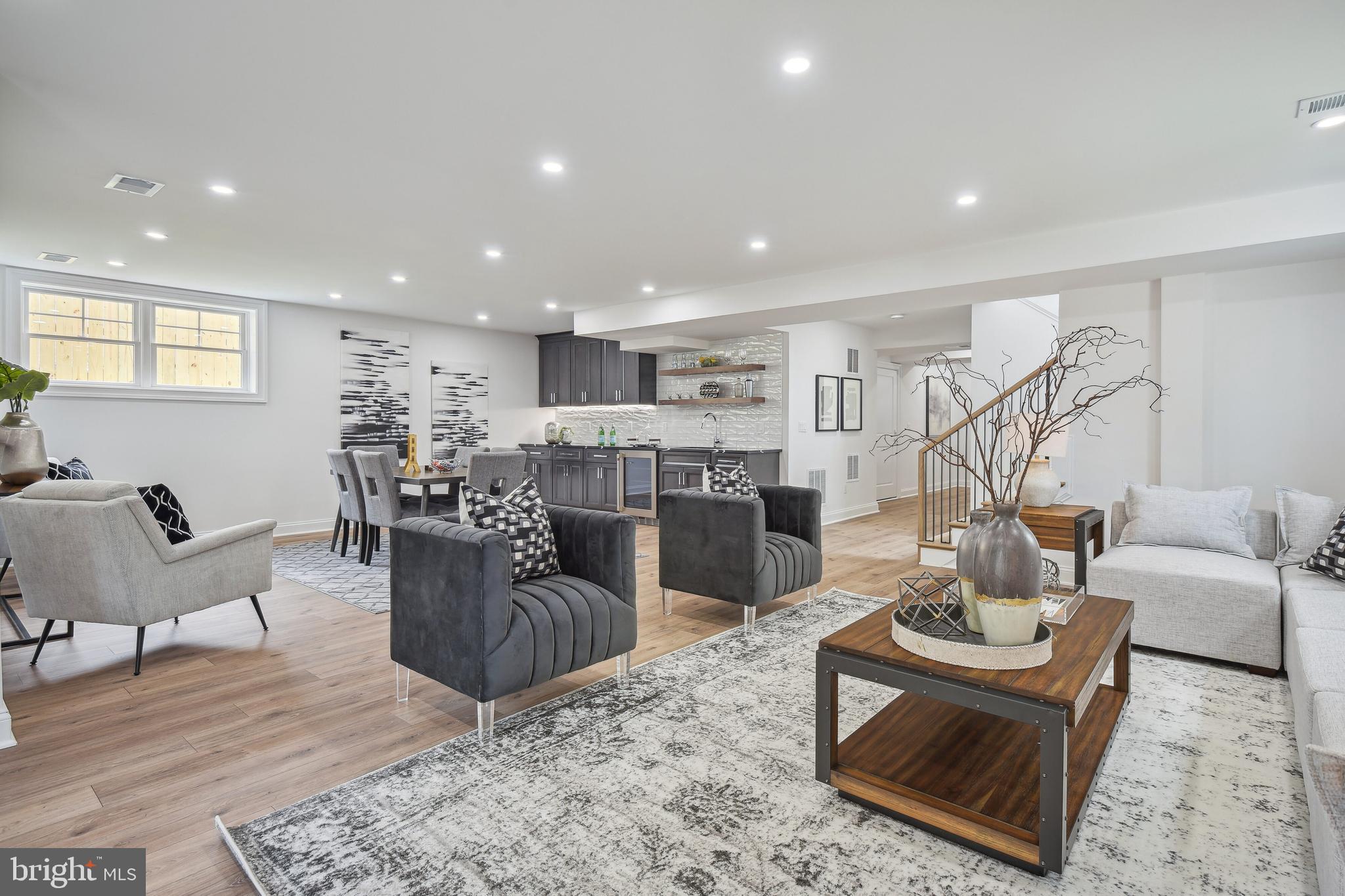 OVER LEE KNOLLS - Residential