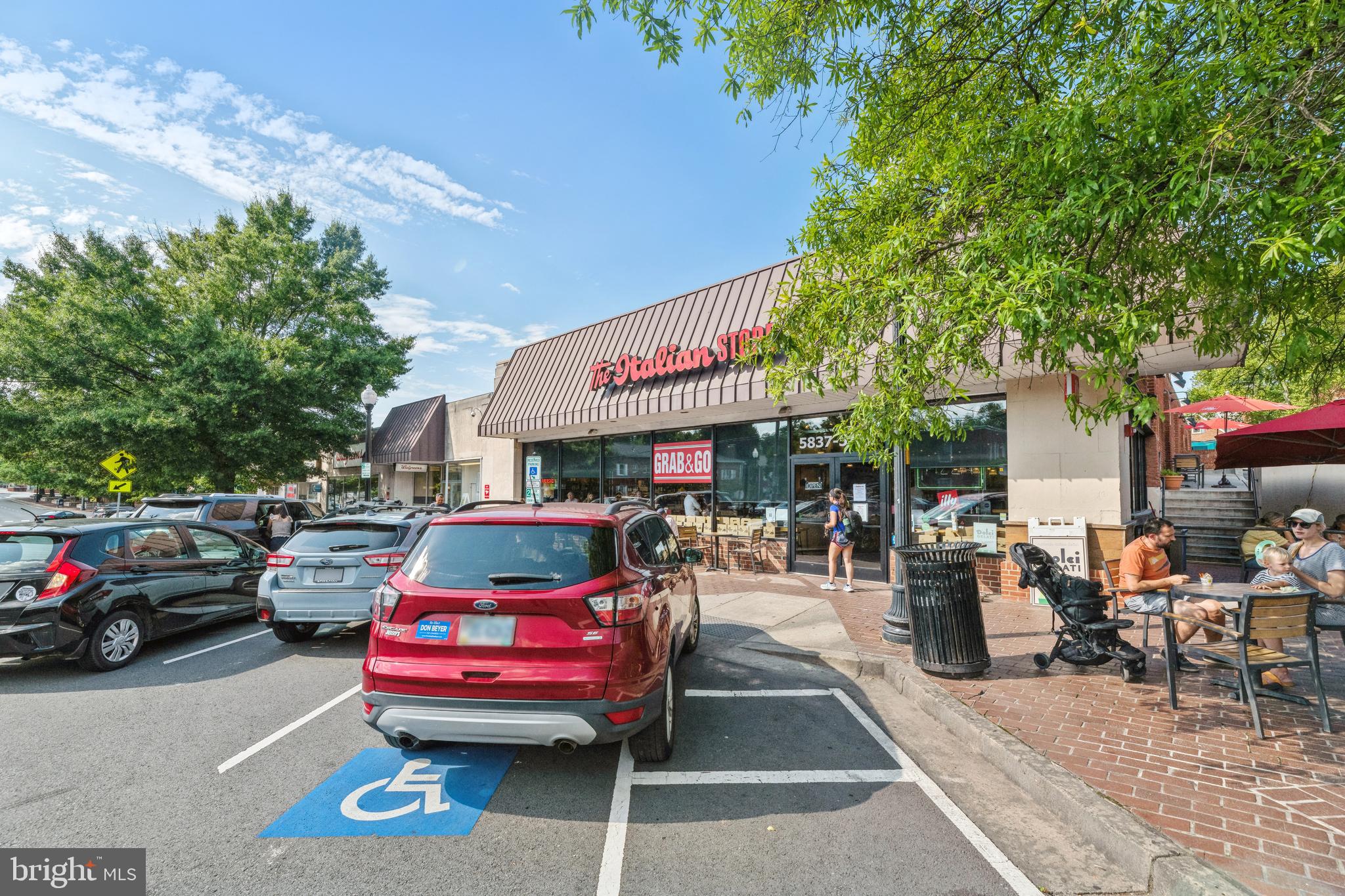 OVER LEE KNOLLS - Residential