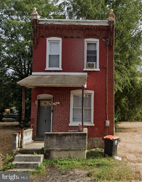 Investor Alert – High-ROI 2 Bed / 1 Bath Fixer in Growth Corridor
This is the opportunity serious investors have been waiting for. This 2-bedroom, 1-bath fixer-upper is located in a rapidly appreciating neighborhood where home values have risen over 12% year-over-year and rental rates are climbing steadily at 6-8% annually. With strong comps post-rehab exceeding $210K+ and rental income potential of $1,500–$1,700/month, the upside here is undeniable.
Set on a generous lot with expansion or outdoor living potential, this property features a solid structure, spacious floor plan, and untapped equity—ideal for a cosmetic flip, BRRRR strategy, or long-term hold.
Property Highlights:
2 spacious bedrooms
1 full bath with layout for potential reconfiguration
Deep lot with room for a patio, ADU, or landscaping upgrades
Quiet street in an area undergoing revitalization
Walking distance to schools, retail, and public transportation
Easy access to highways and major employers
Why This Property?
ARV: $210K+ based on neighborhood comps
Estimated rehab: $35K–$45K depending on scope
Strong cash flow potential for buy-and-hold investors
Priced well below market value – sold as-is
Whether you're flipping for fast profits or building your rental portfolio, this project offers solid bones and massive upside. Bring your contractor, your vision, and your offer.