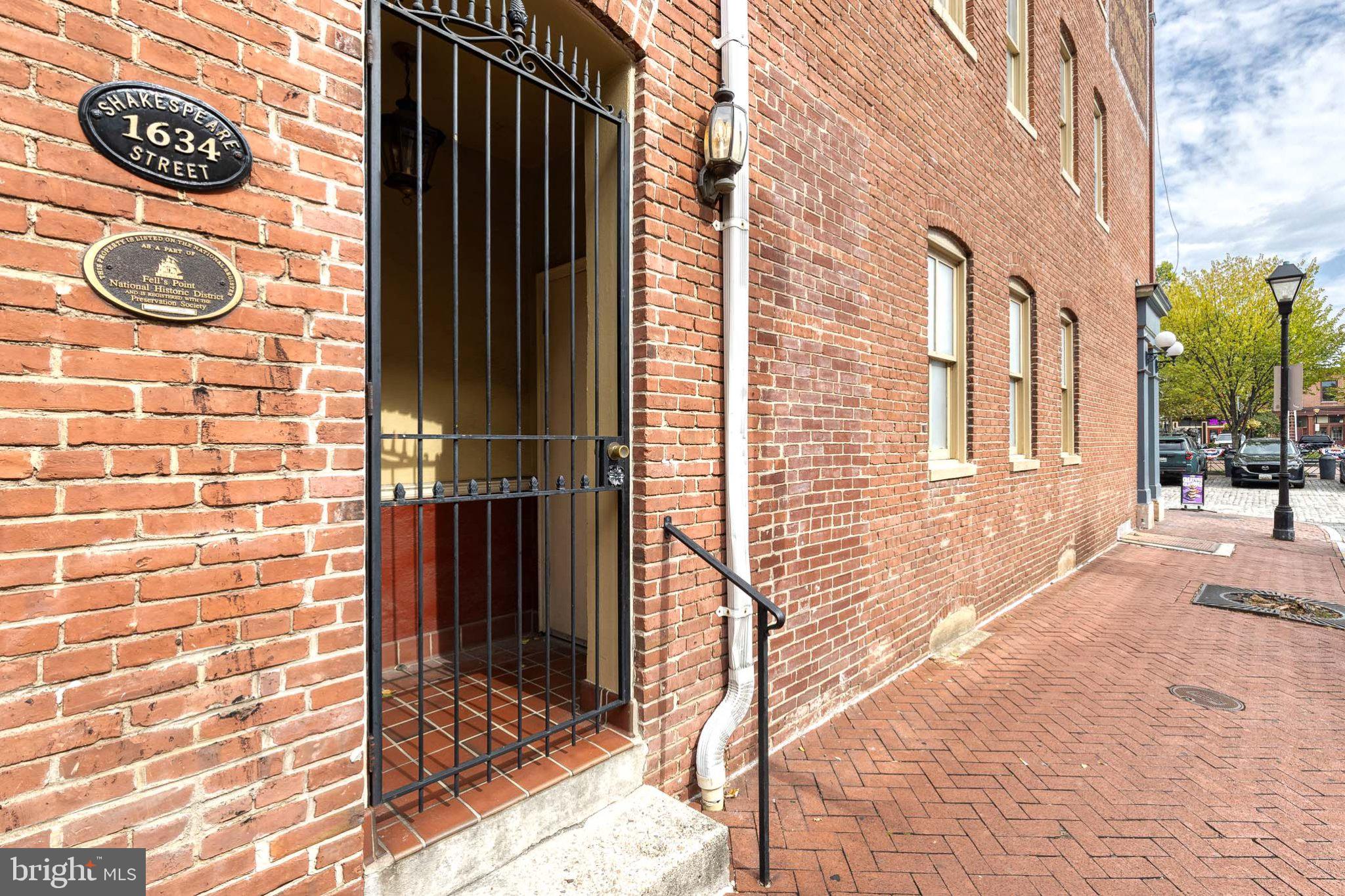 1634 SHAKESPEARE STREET 6