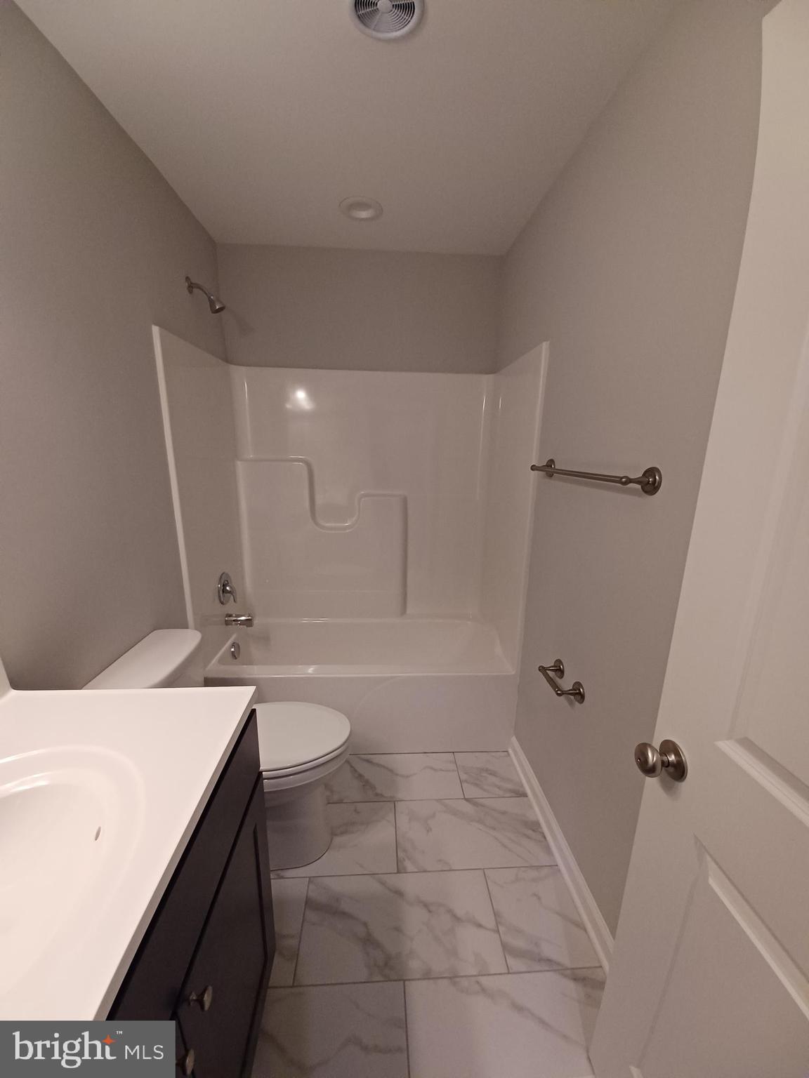 MIDDLE CREEK MANOR - Residential