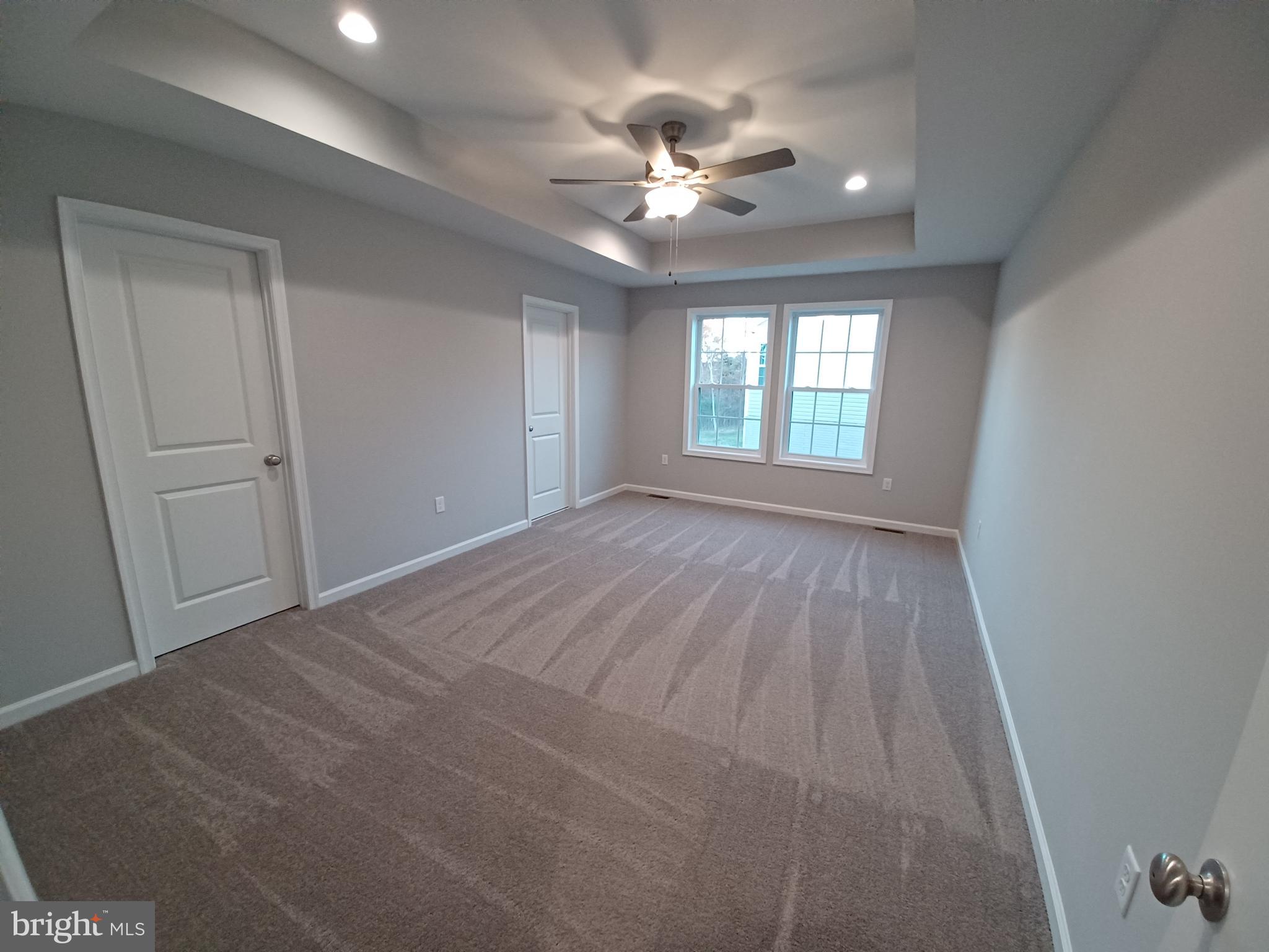 MIDDLE CREEK MANOR - Residential