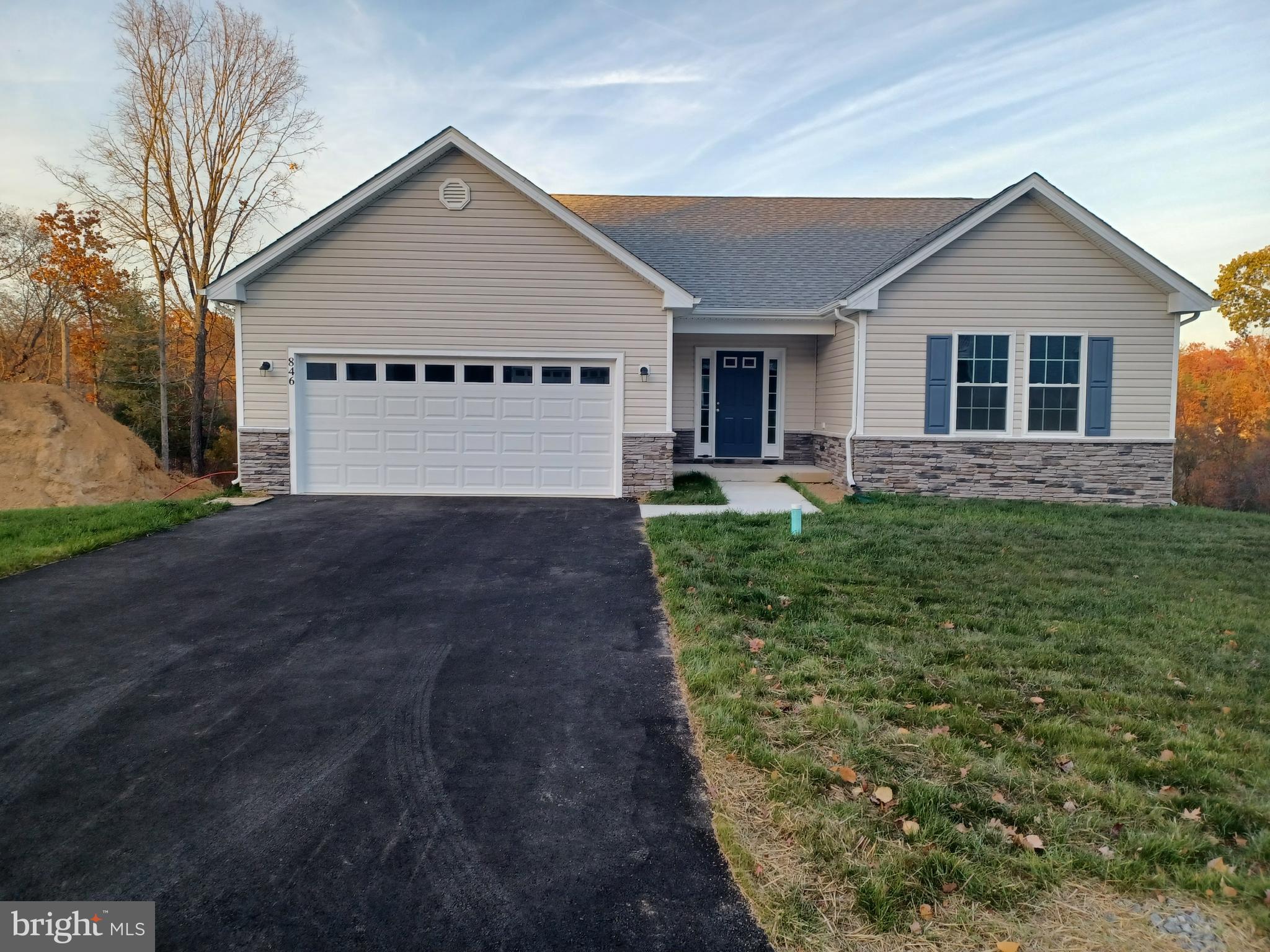 MIDDLE CREEK MANOR - Residential