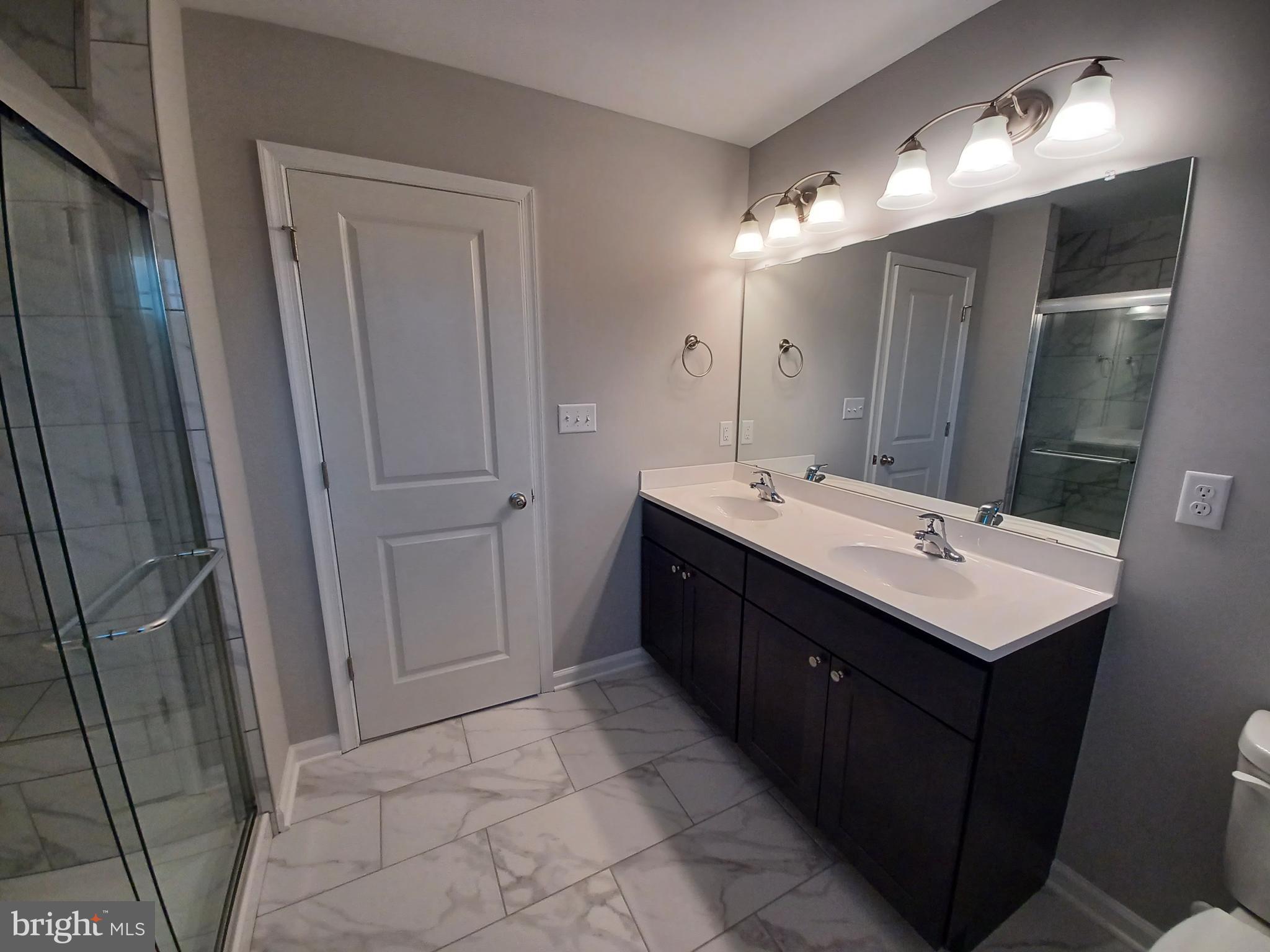 MIDDLE CREEK MANOR - Residential