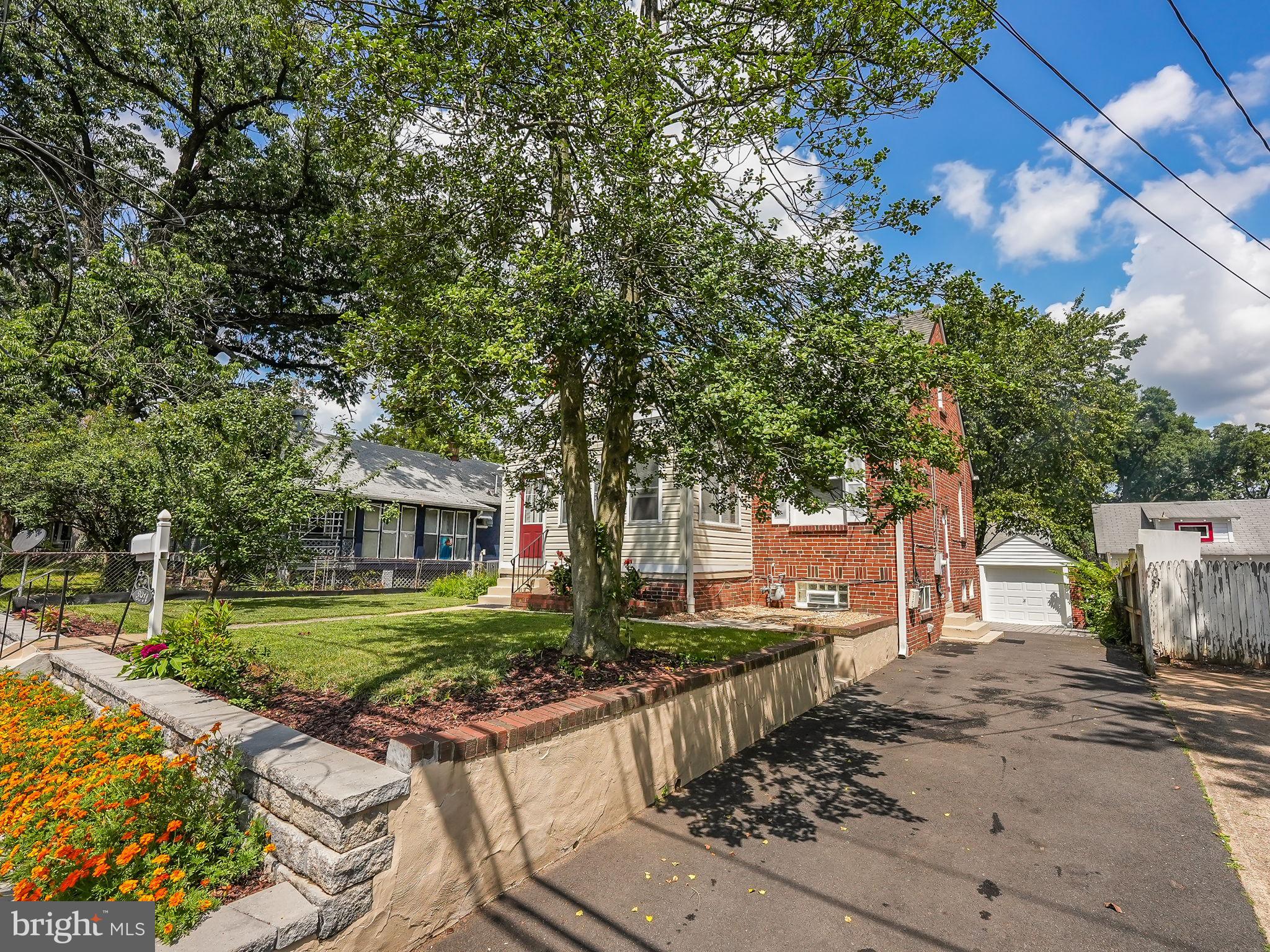 HYATTSVILLE - Residential