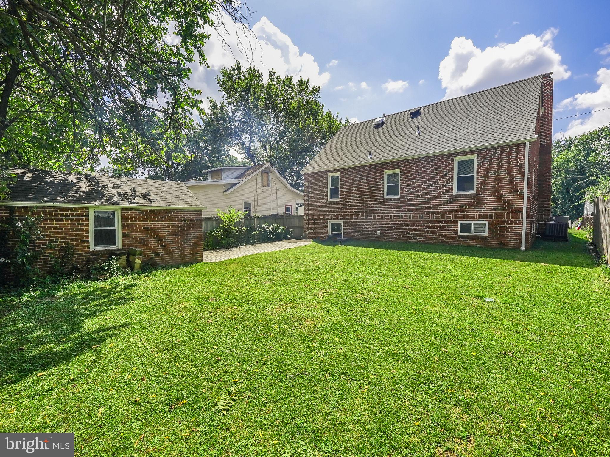 HYATTSVILLE - Residential