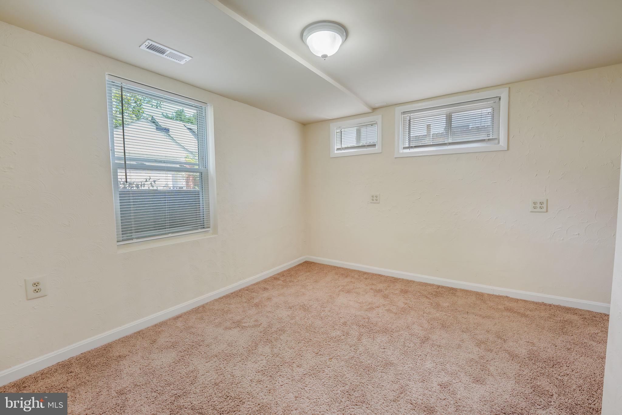 HYATTSVILLE - Residential