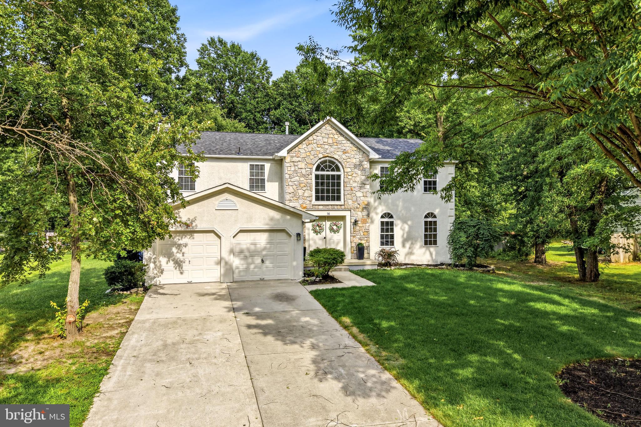 16 ARMITAGE COURT
