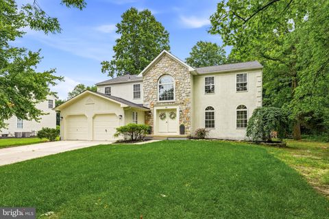 Homes For Sale - 16 Armitage Court<br/> Gloucester County, SEWELL, NJ 08080