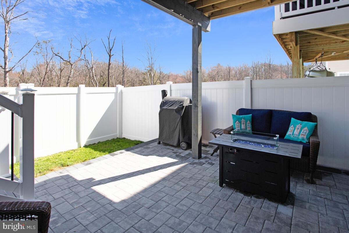 THE WOODS AT MYRTLE POINT - Residential