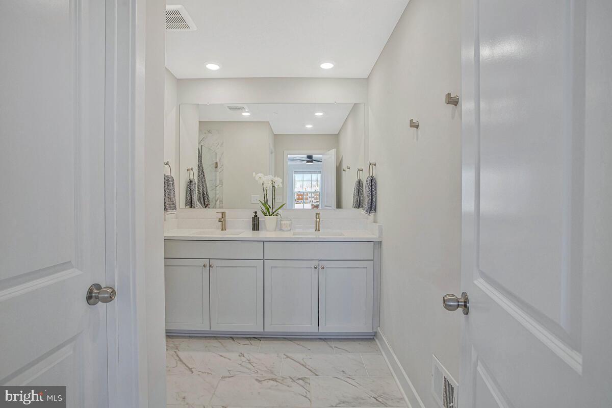 THE WOODS AT MYRTLE POINT - Residential