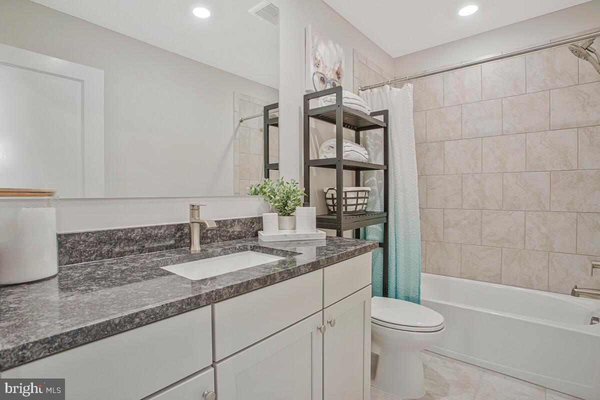 THE WOODS AT MYRTLE POINT - Residential