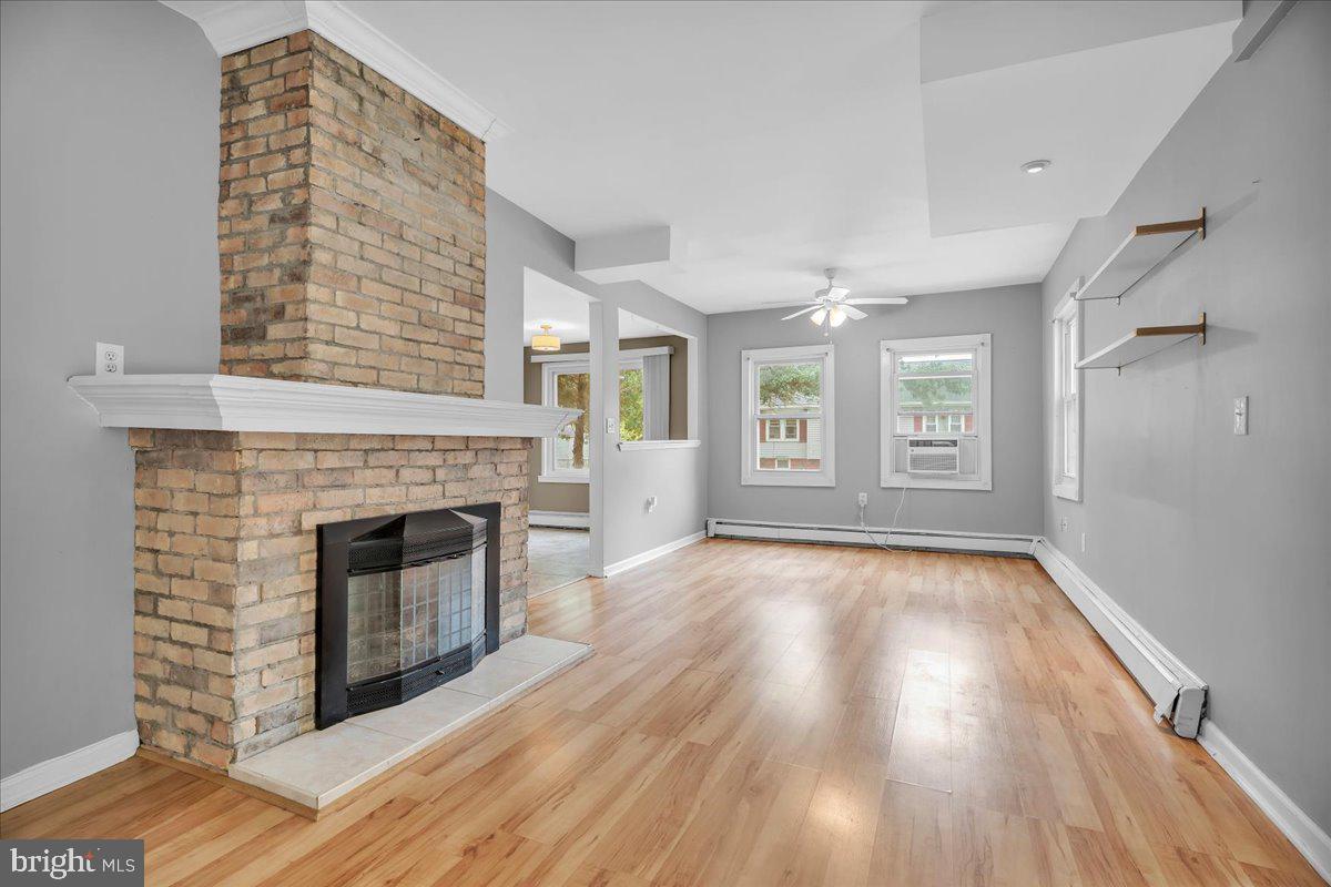 1014 W KINGS HIGHWAY