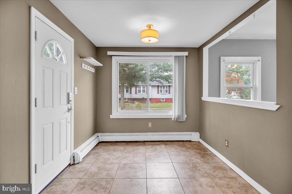1014 W KINGS HIGHWAY