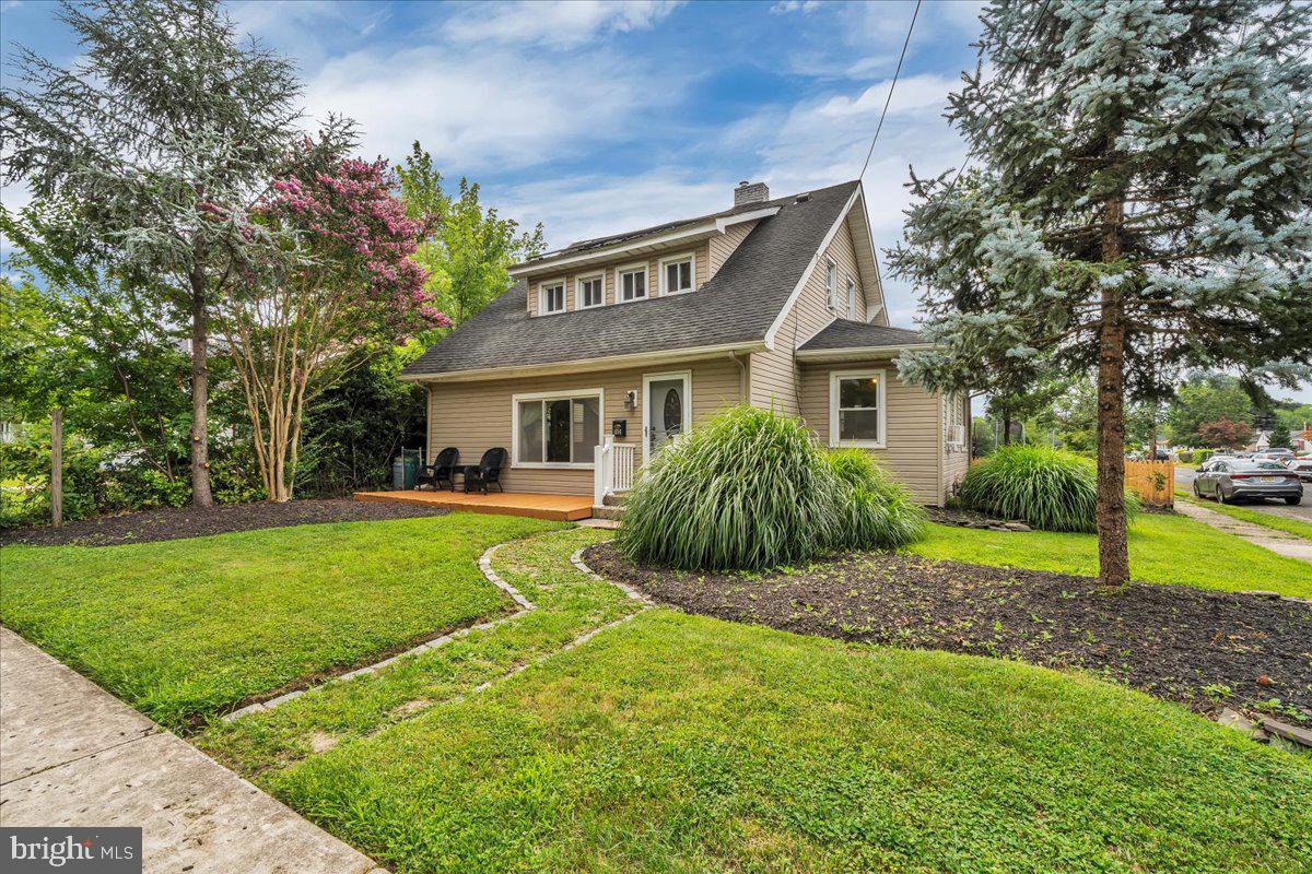1014 W KINGS HIGHWAY