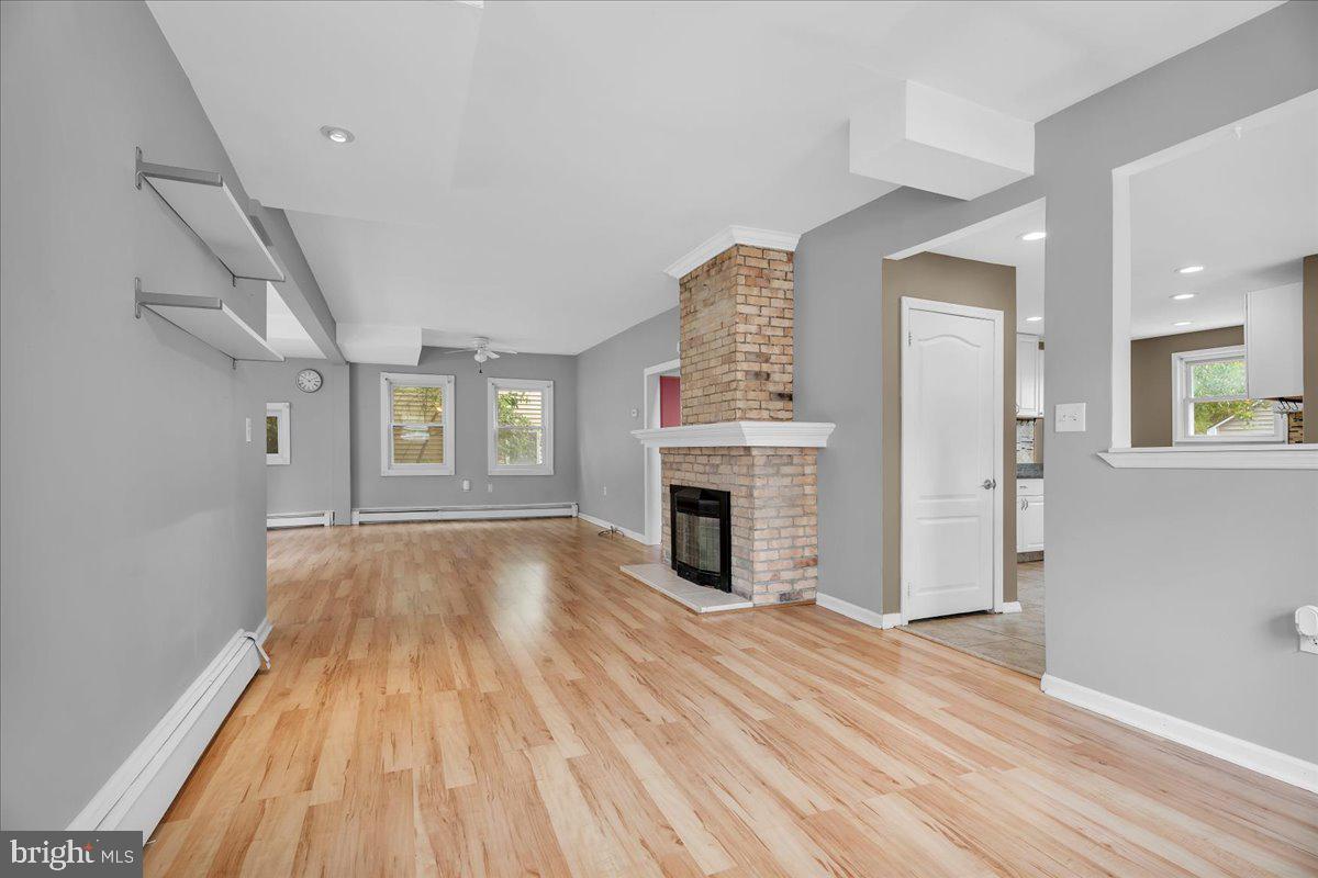 1014 W KINGS HIGHWAY