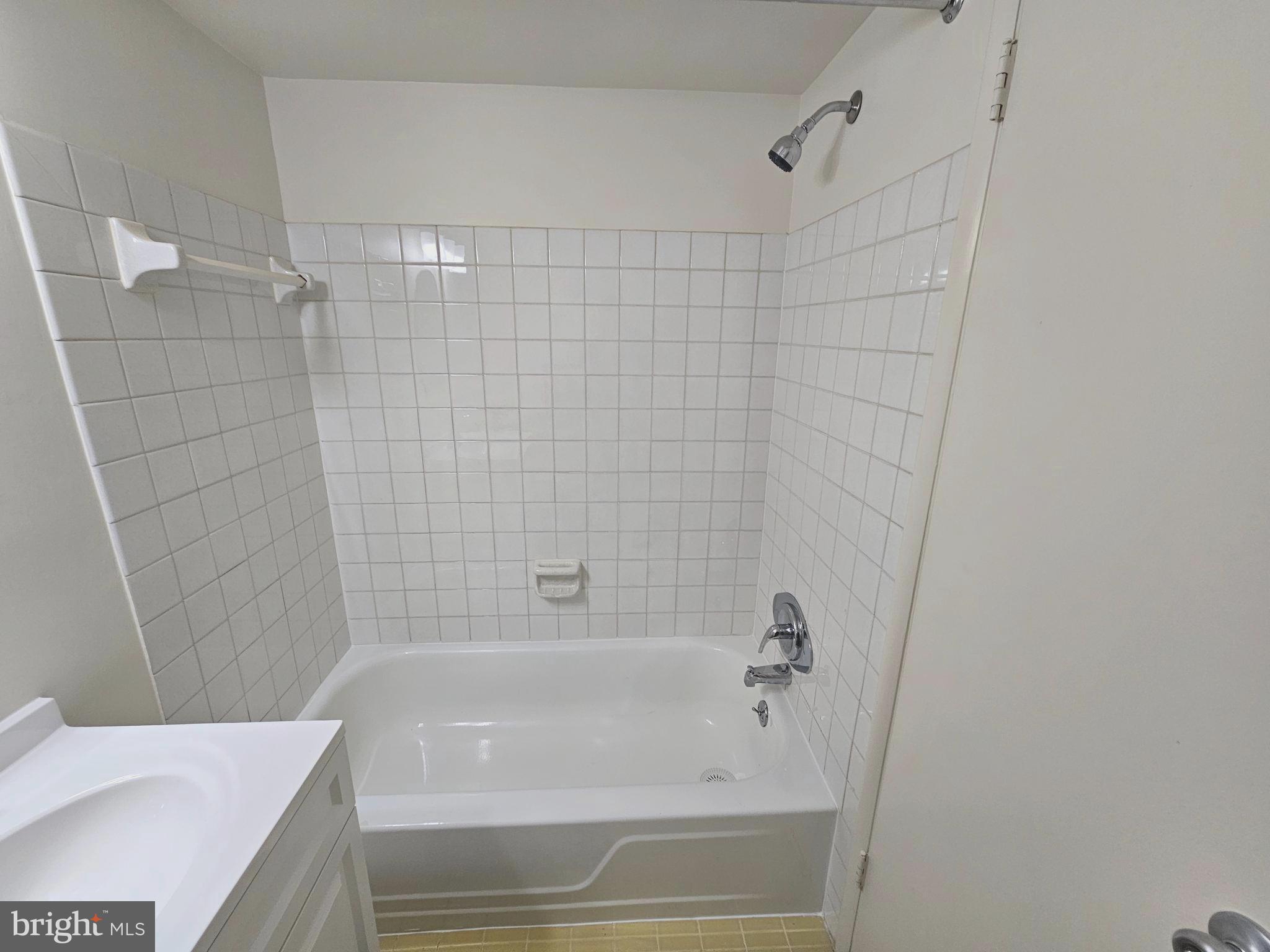 AMERICANA CENTRE - Residential